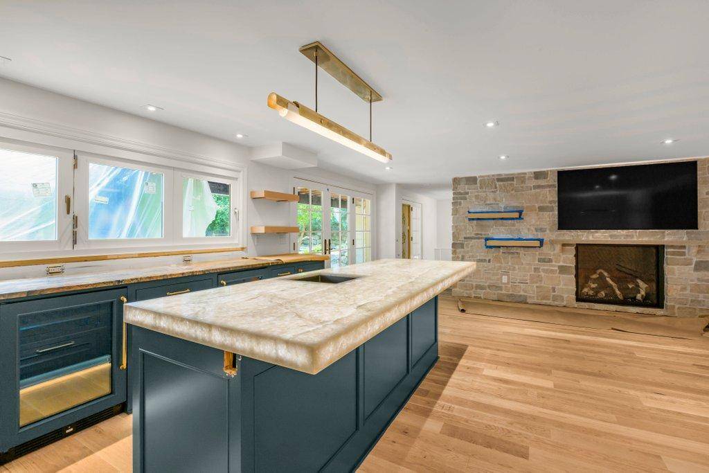 20590 Linden RD, Deephaven, MN 55331