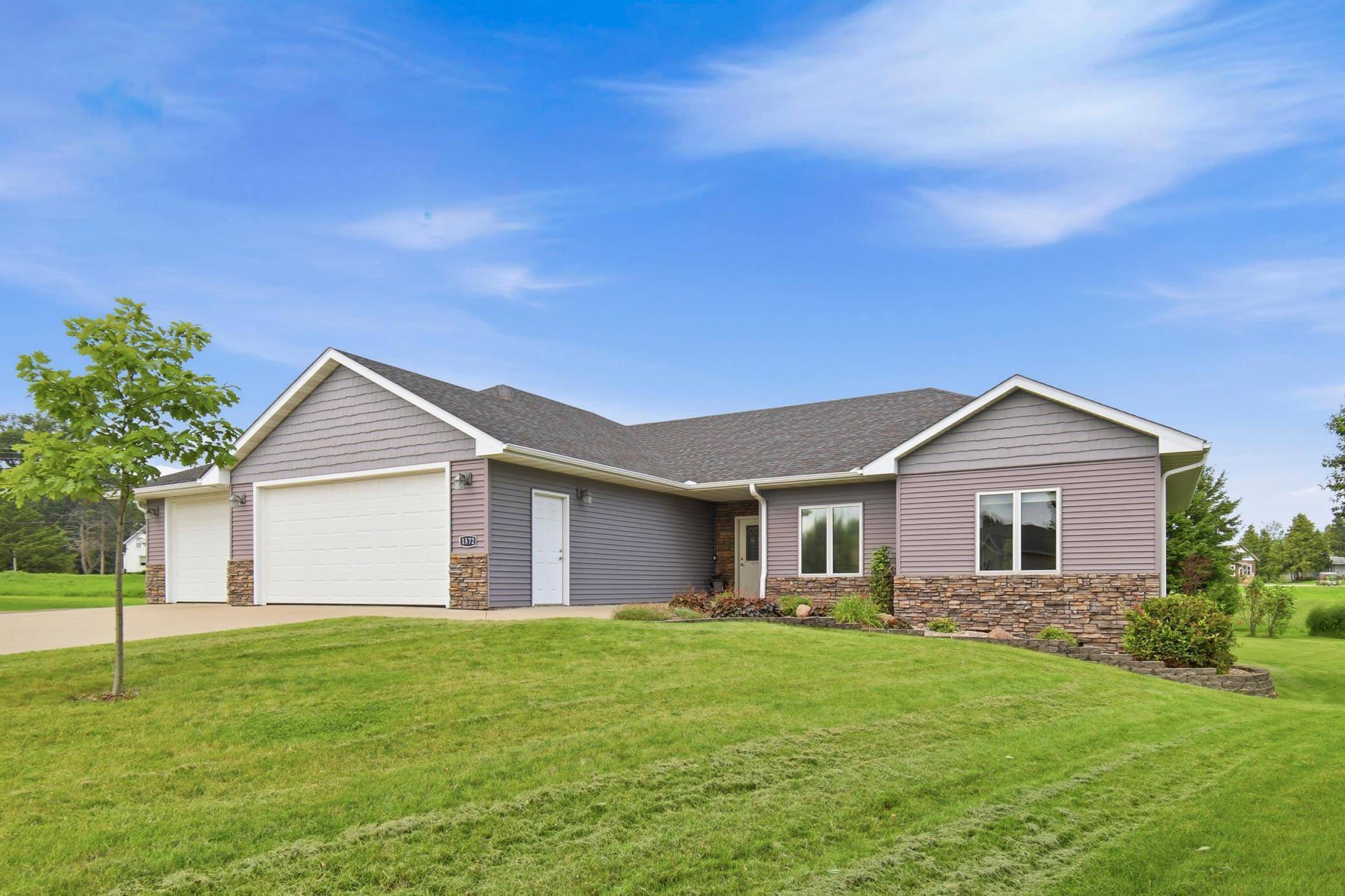 1572 Gray Fox DR NE, Owatonna, MN 55060