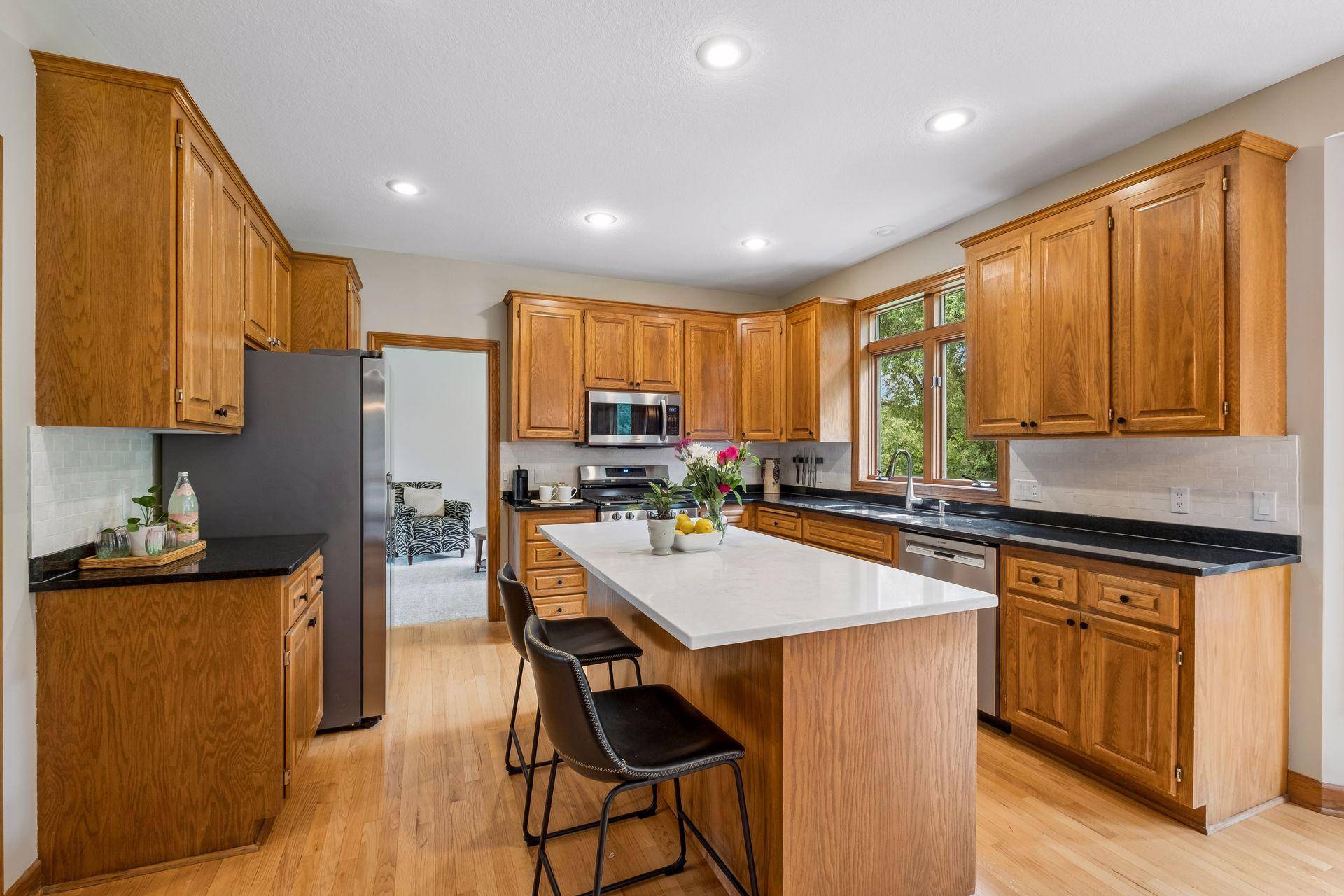 4172 Cashell GLN, Eagan, MN 55122