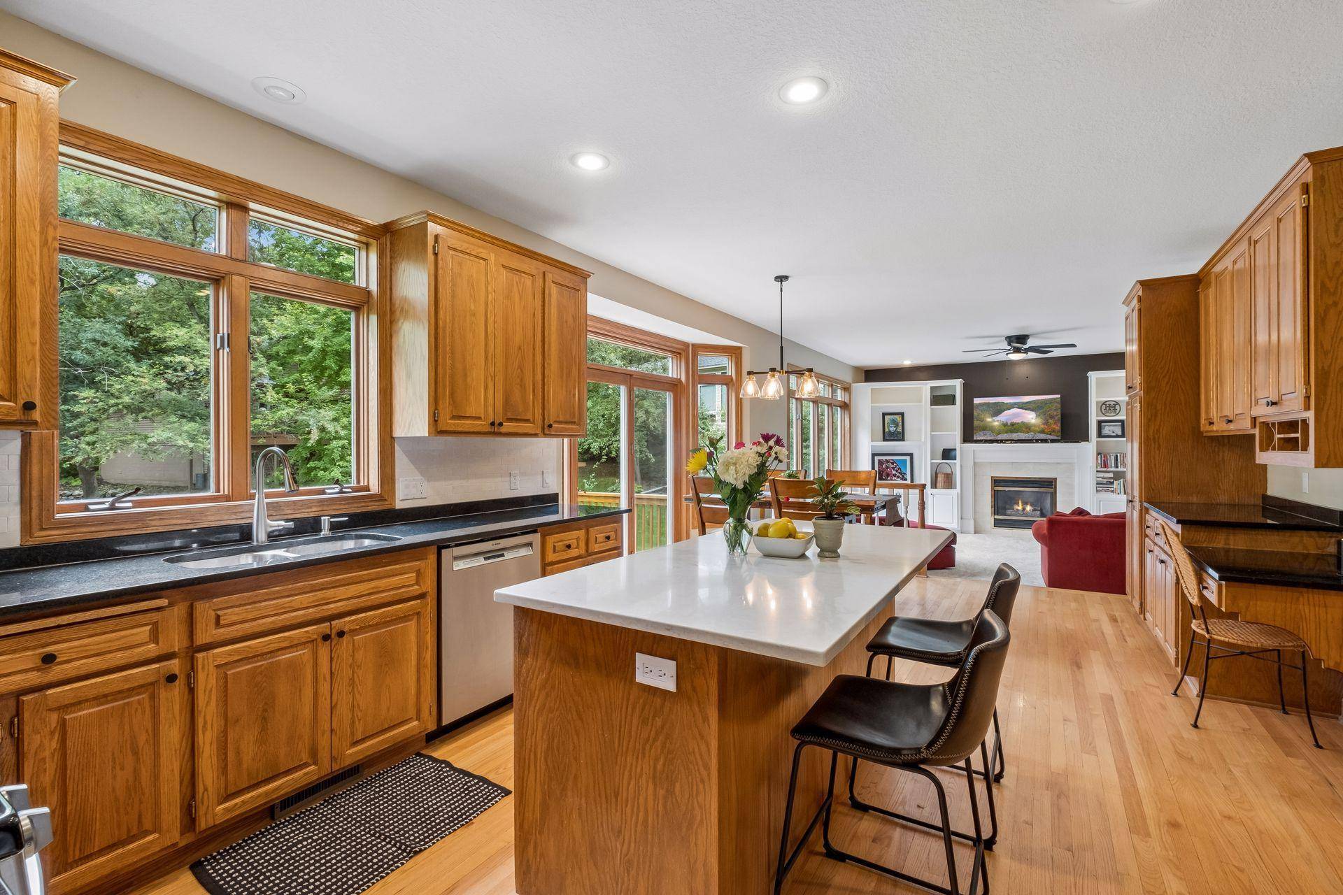4172 Cashell GLN, Eagan, MN 55122