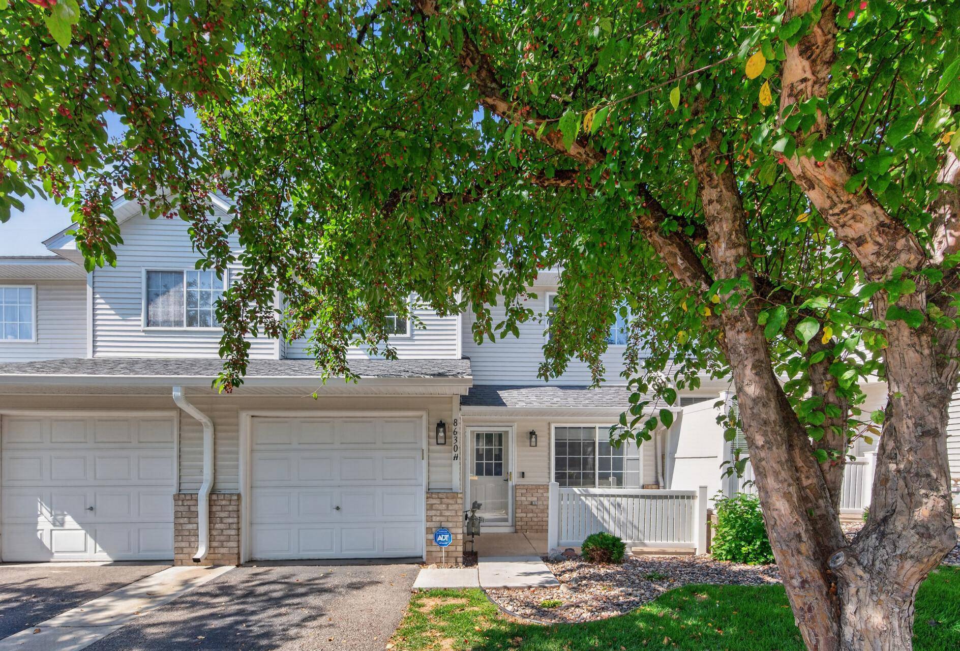 8630 Quarry Ridge LN #H, Woodbury, MN 55125