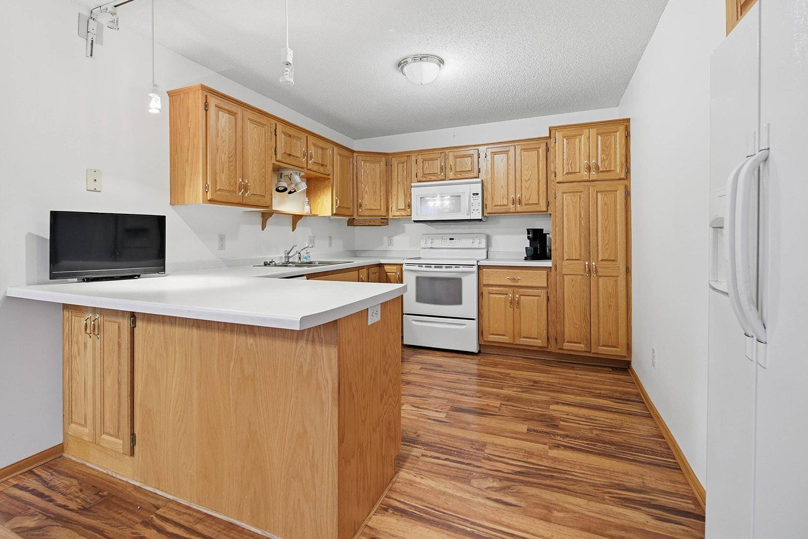 702 Sunset LN, Mora, MN 55051