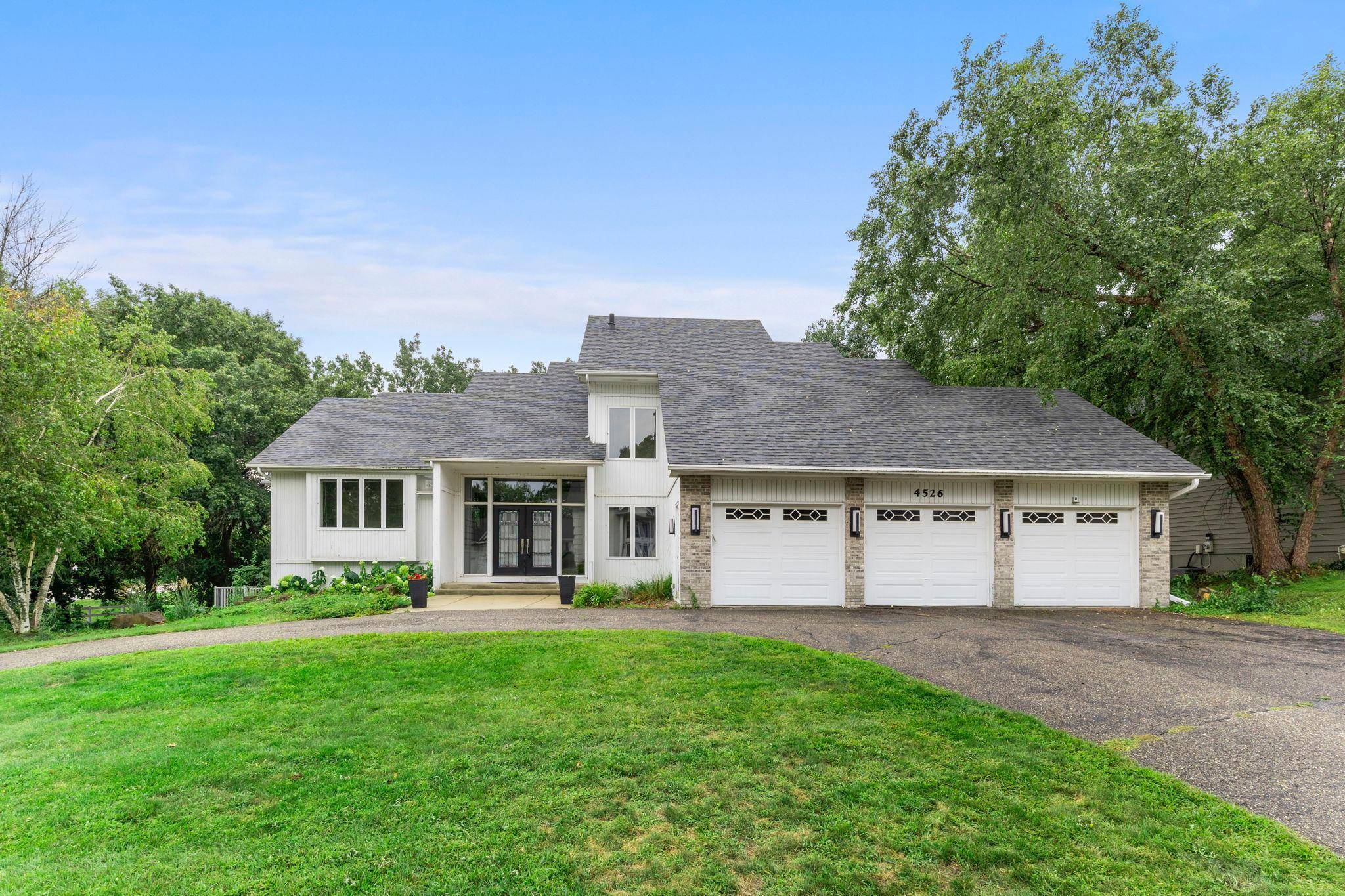 4526 137th ST W, Apple Valley, MN 55124