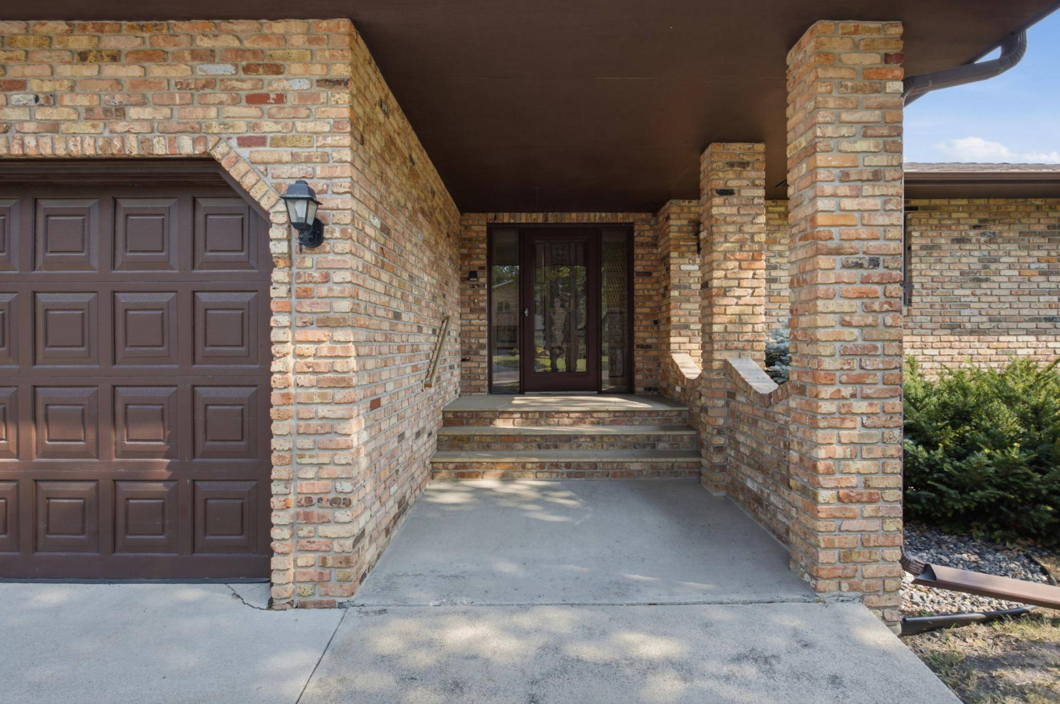 120 Prairiewood DR S, Fargo, ND 58103