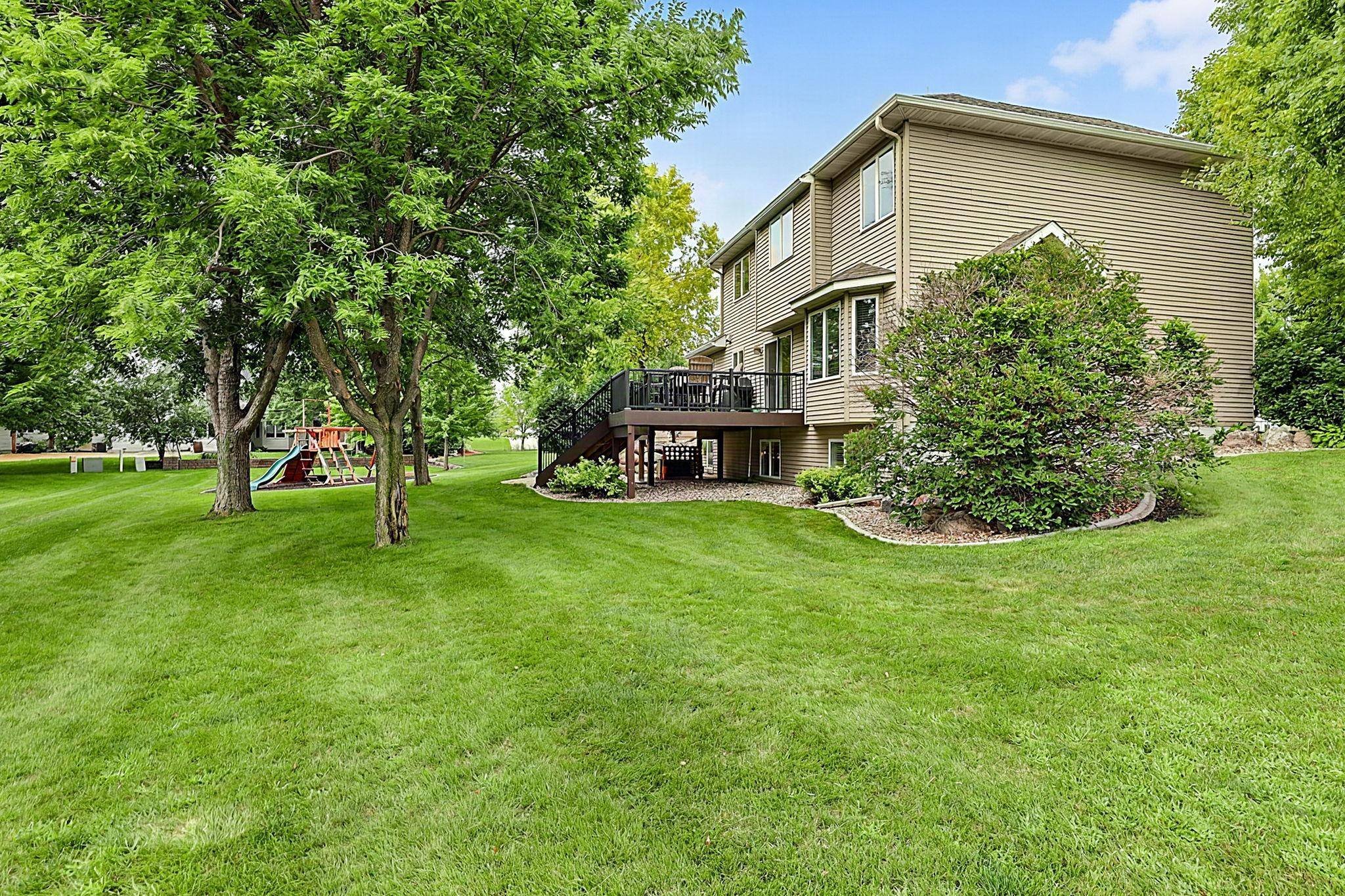 1373 Heritage AVE NW, Hutchinson, MN 55350
