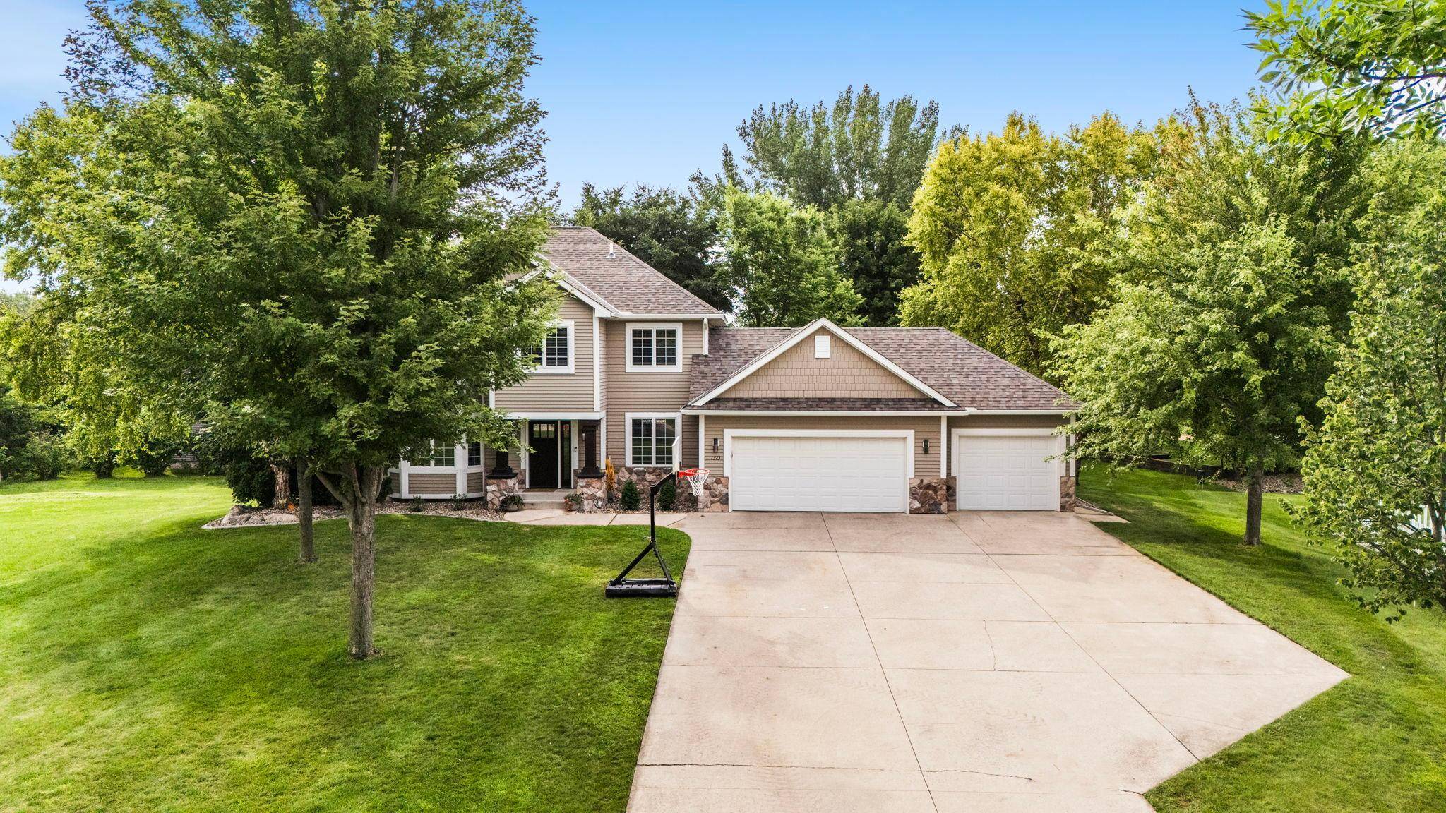 1373 Heritage AVE NW, Hutchinson, MN 55350