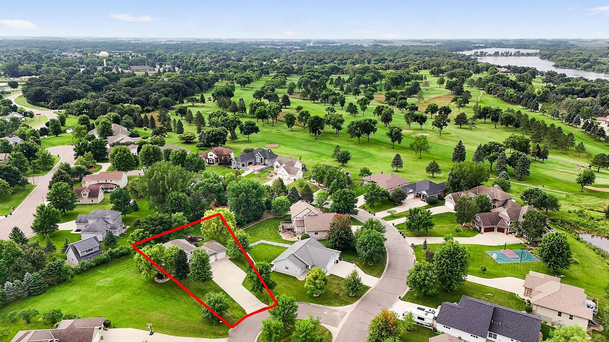 1373 Heritage AVE NW, Hutchinson, MN 55350
