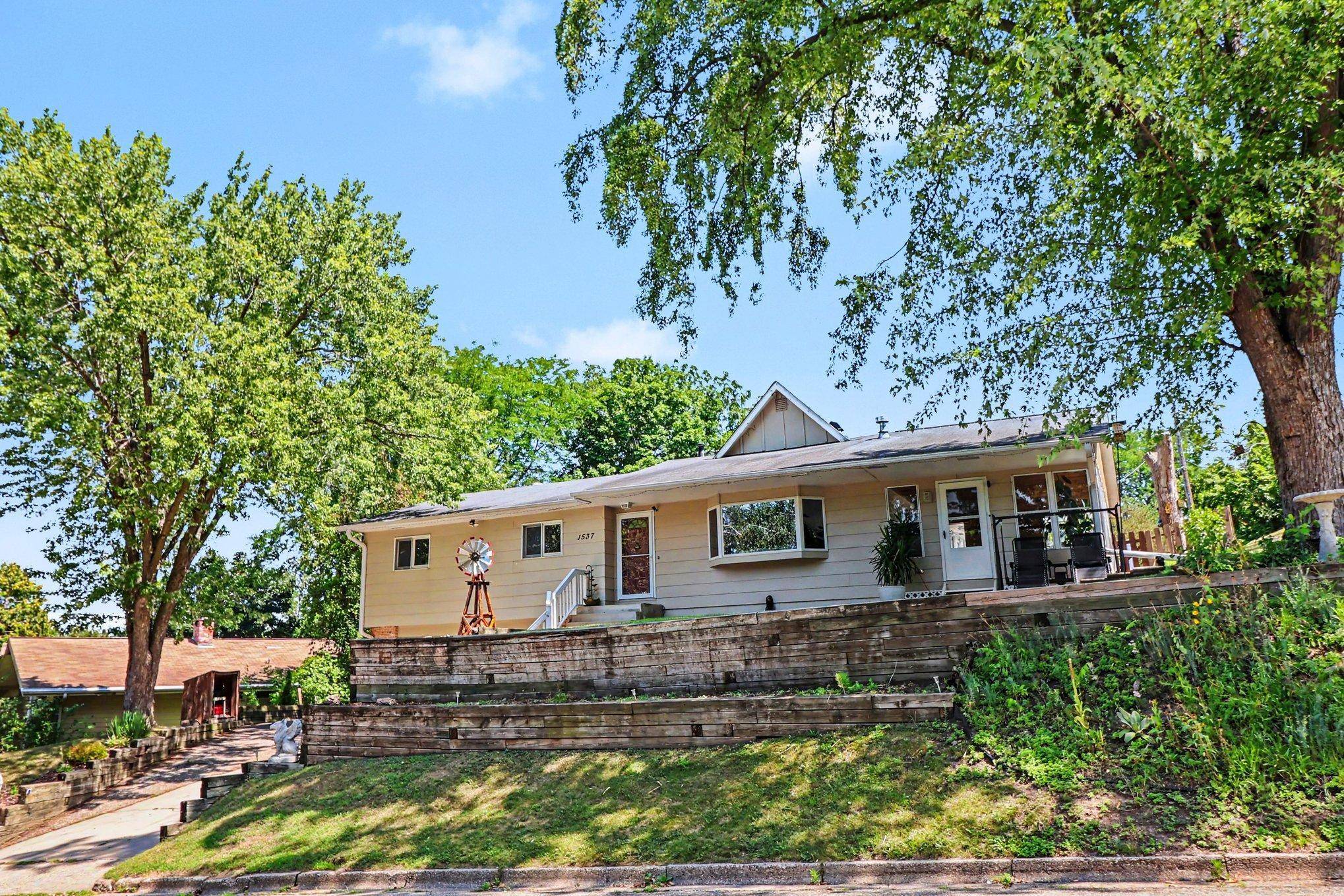 1537 Willow DR, Red Wing, MN 55066