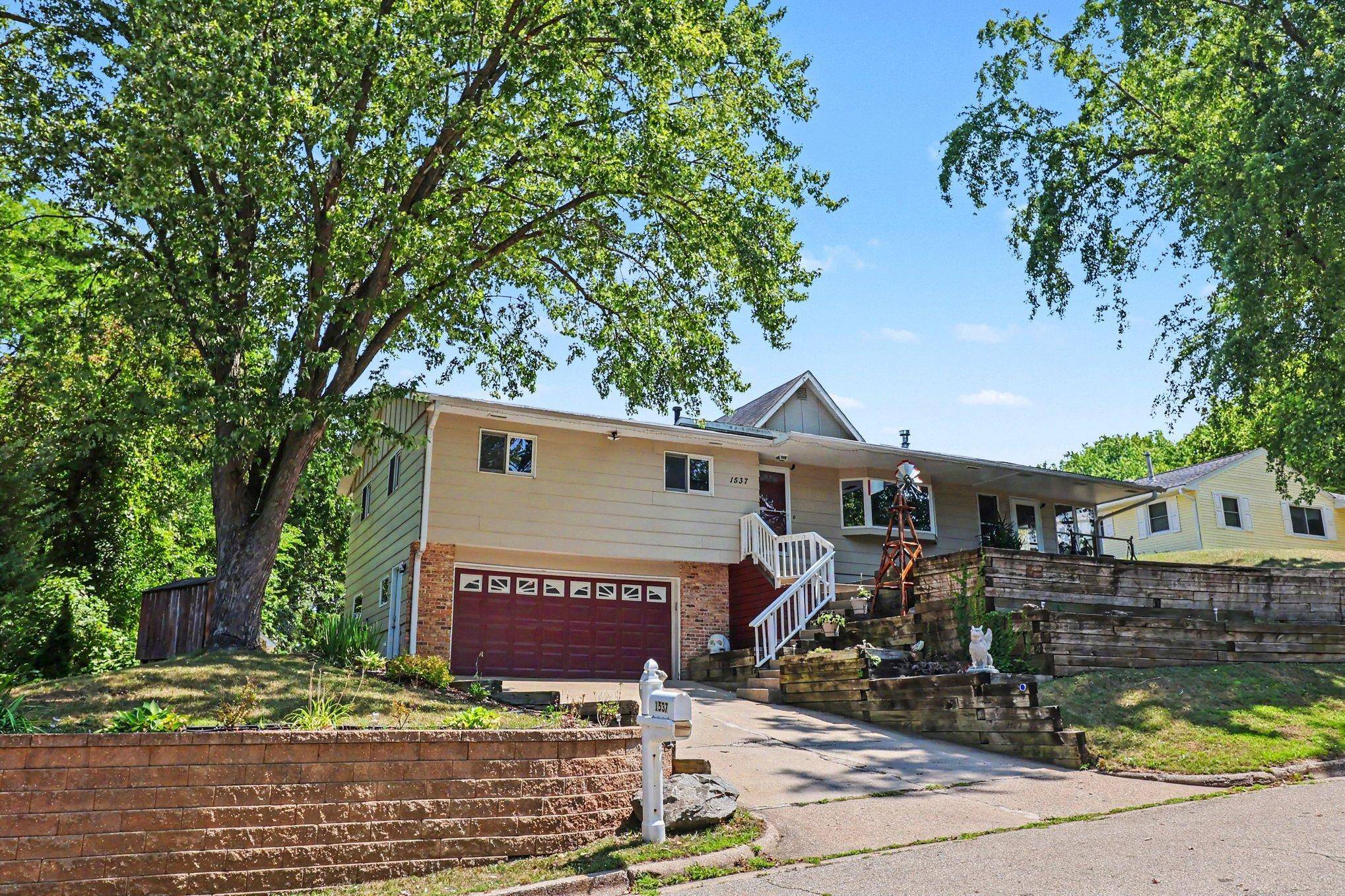 1537 Willow DR, Red Wing, MN 55066