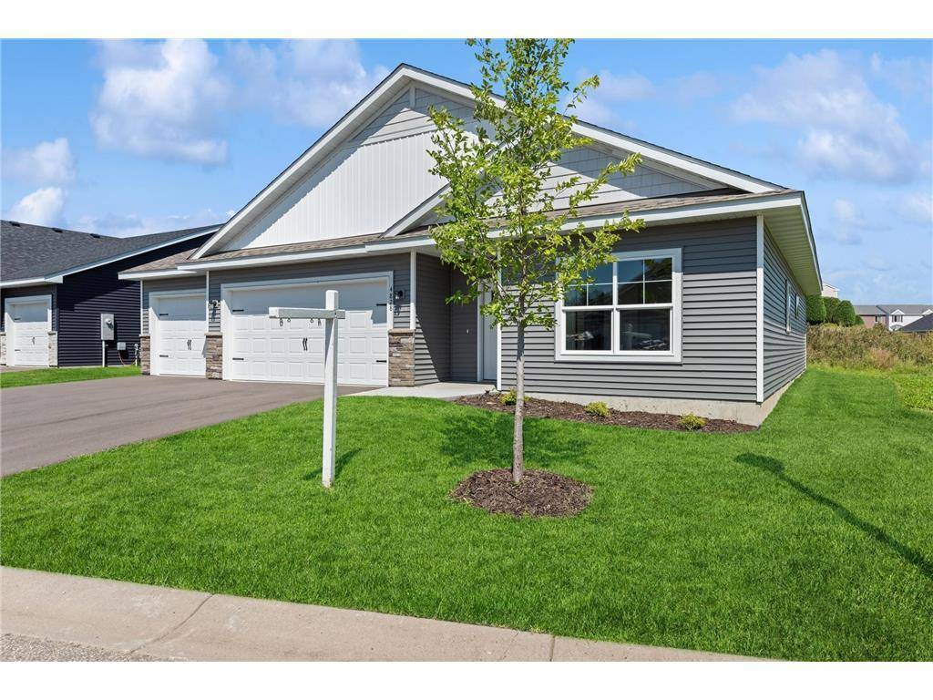 4907 Evergreen DR N, Hugo, MN 55038