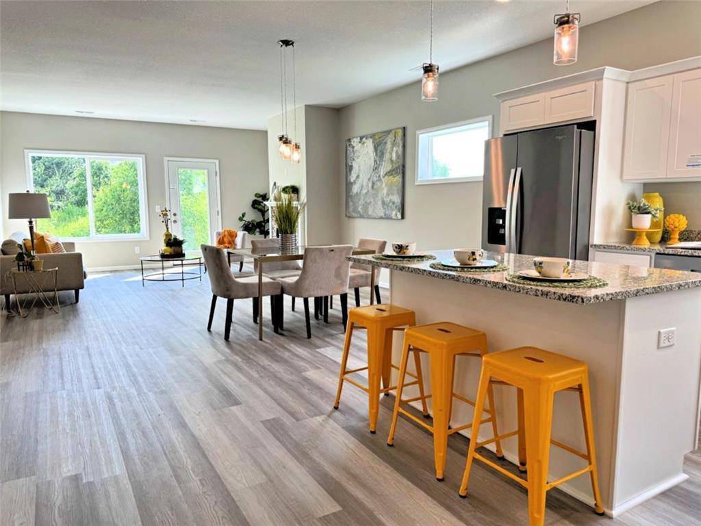4907 Evergreen DR N, Hugo, MN 55038