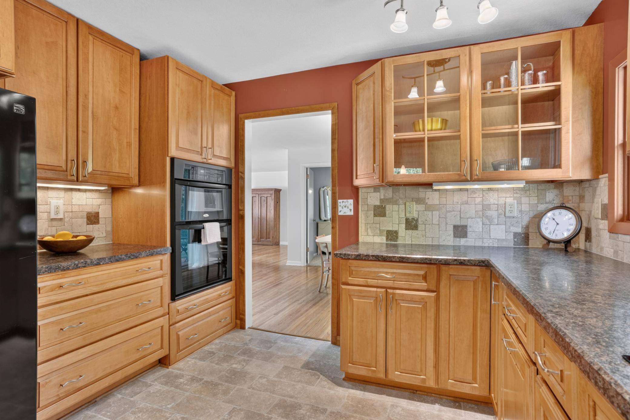 507 N Maple ST, Chaska, MN 55318