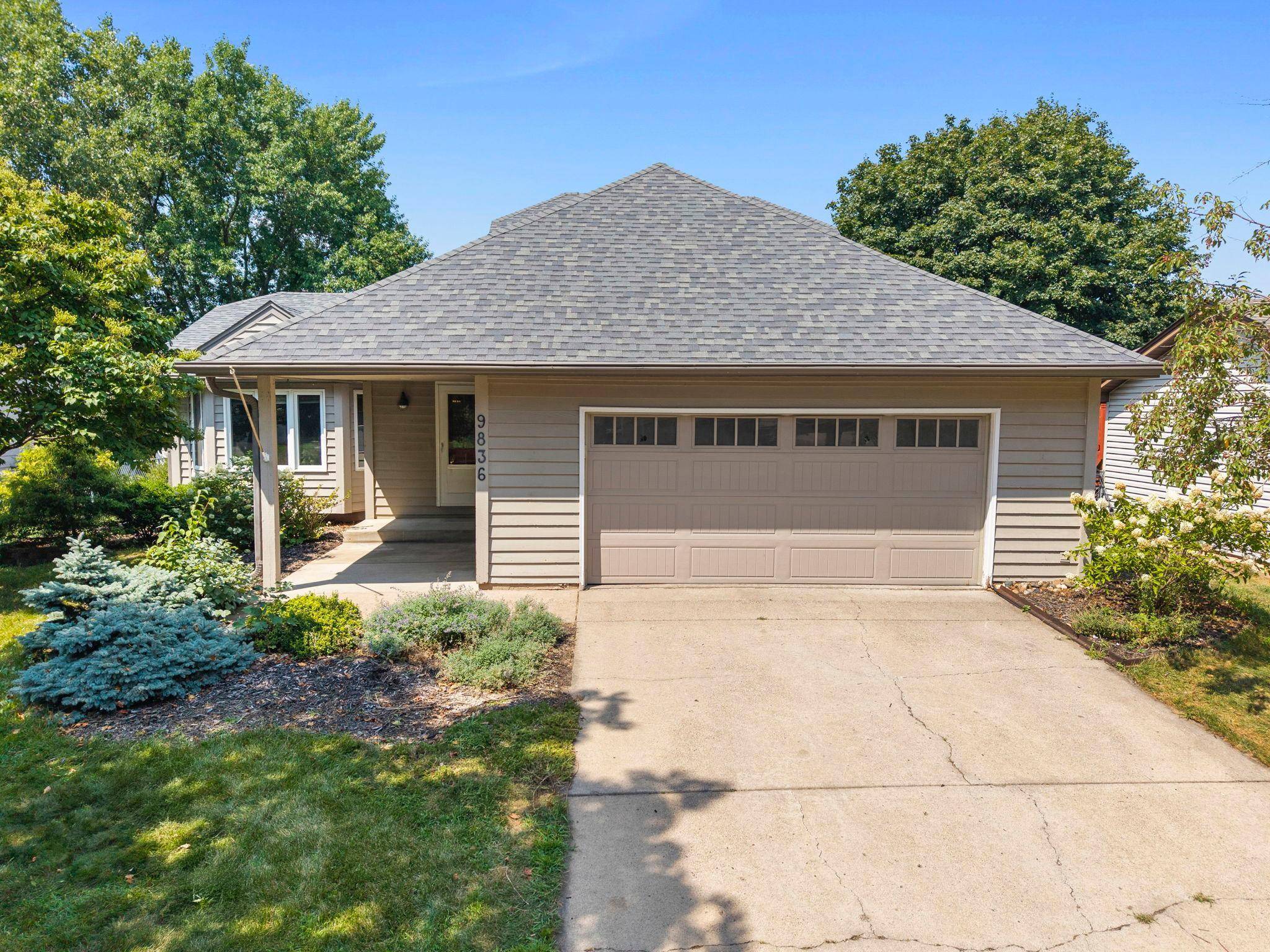 9836 Ilex ST NW, Coon Rapids, MN 55433