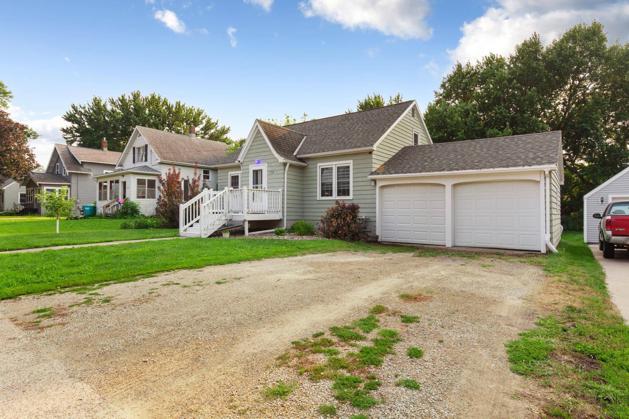 718 5th ST SE, Waseca, MN 56093
