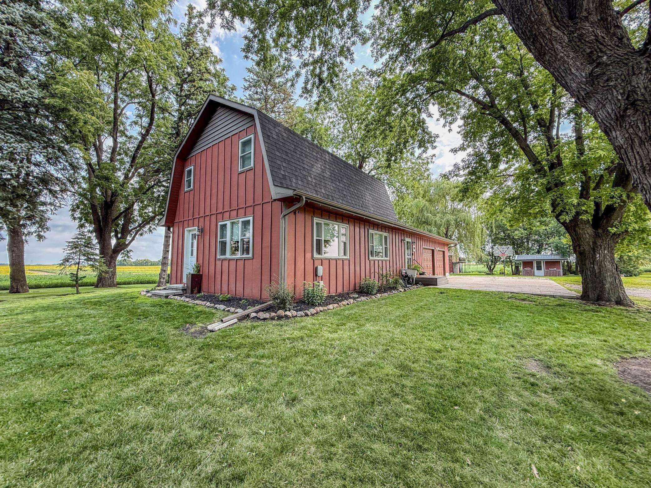 1301 N 9th ST, Olivia, MN 56277