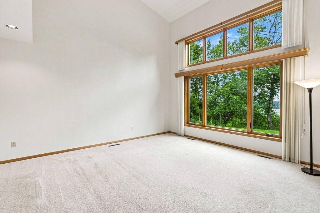 503 Grandview Heights CT, Menomonie, WI 54751