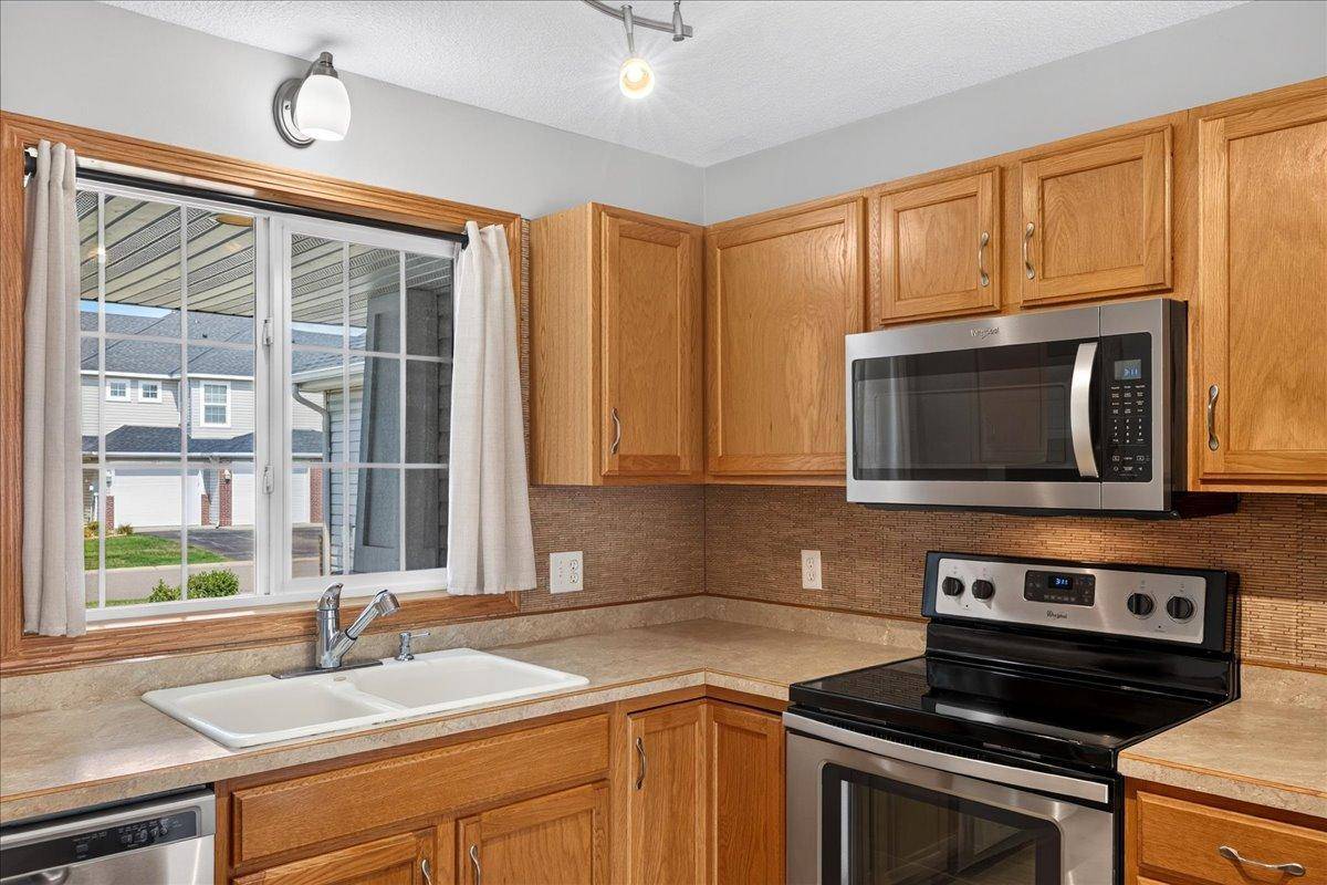 10509 64th LN NE, Albertville, MN 55301