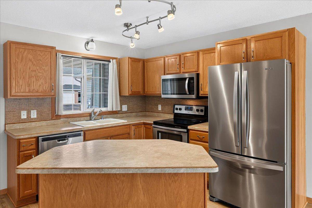 10509 64th LN NE, Albertville, MN 55301