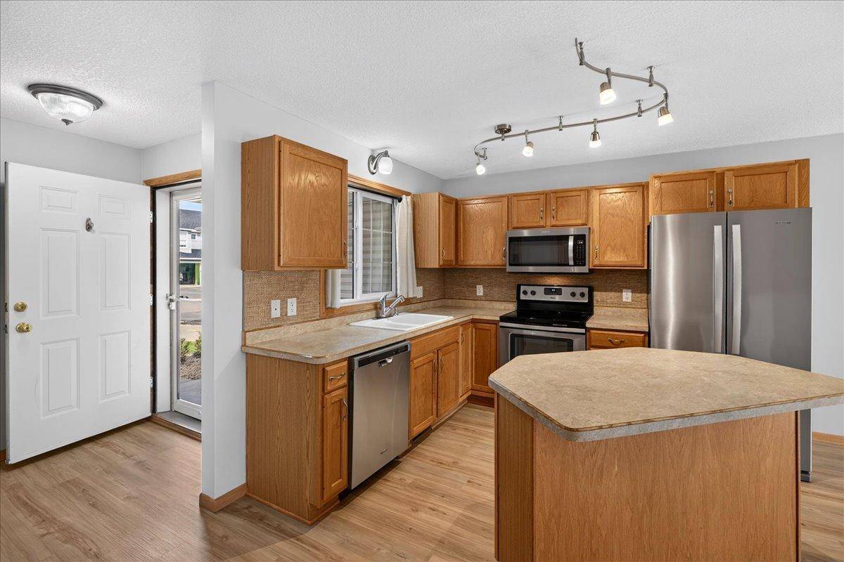 10509 64th LN NE, Albertville, MN 55301