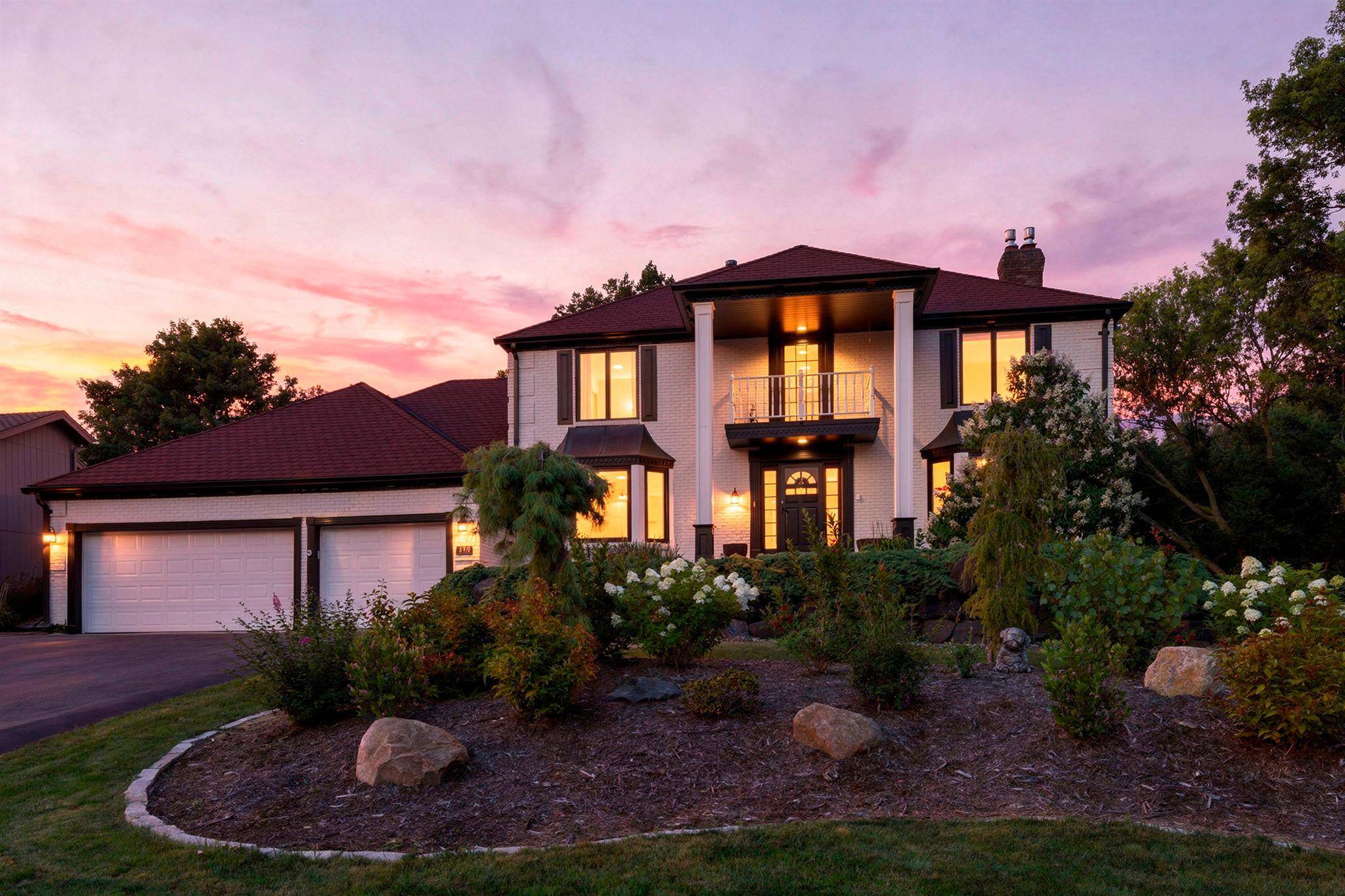 9348 Olympia DR, Eden Prairie, MN 55347