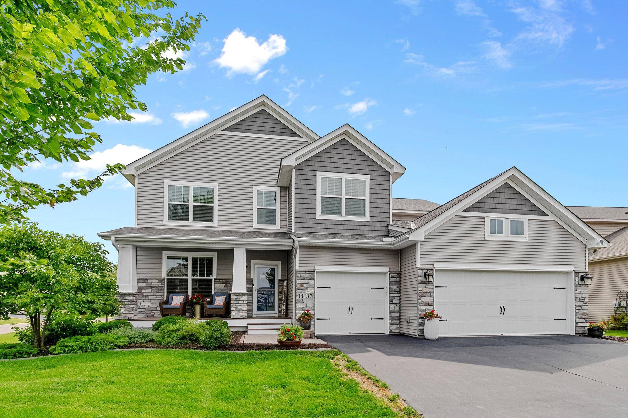 14187 Oneka Pkwy N, Hugo, MN 55038