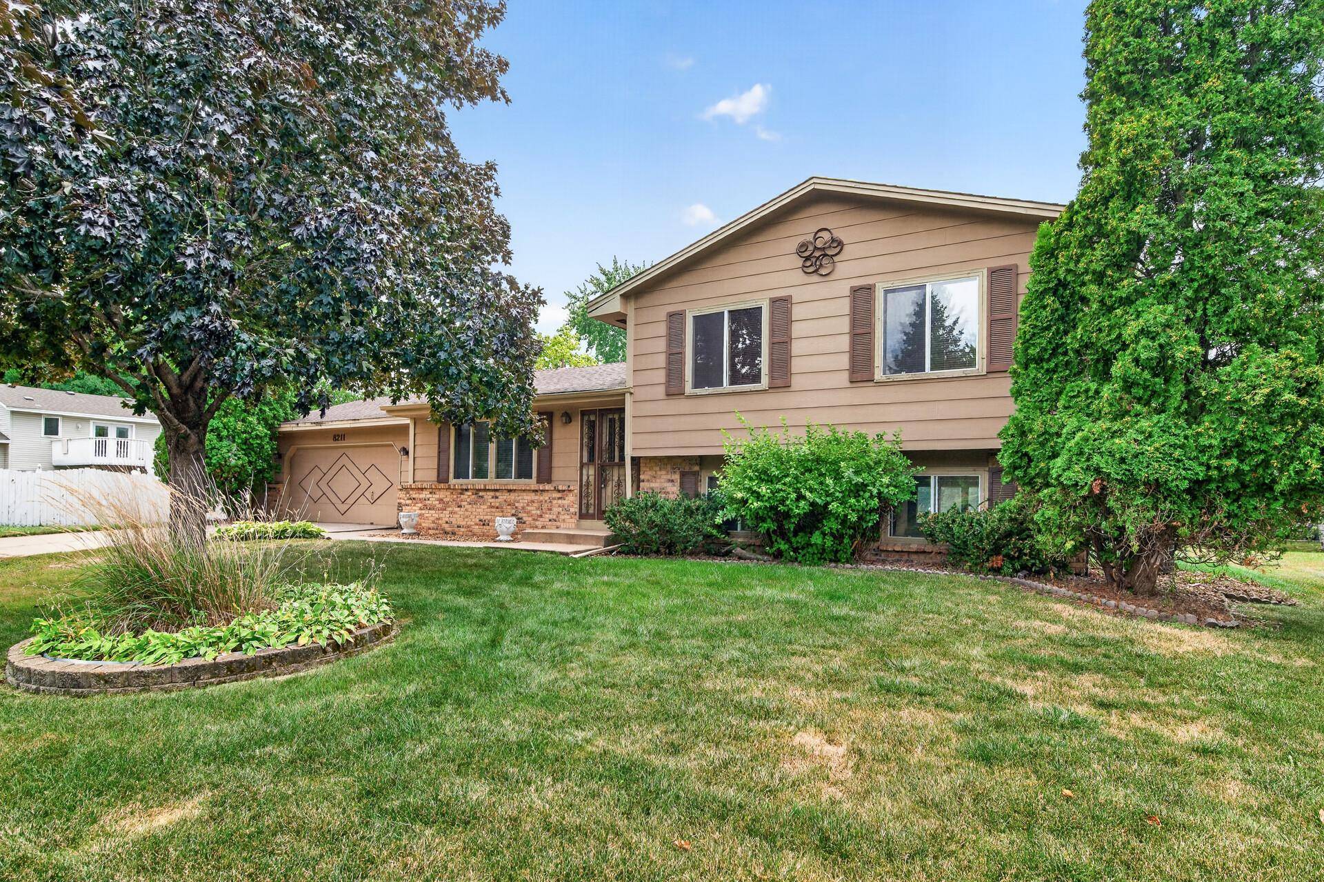 8211 Sheridan AVE N, Brooklyn Park, MN 55444