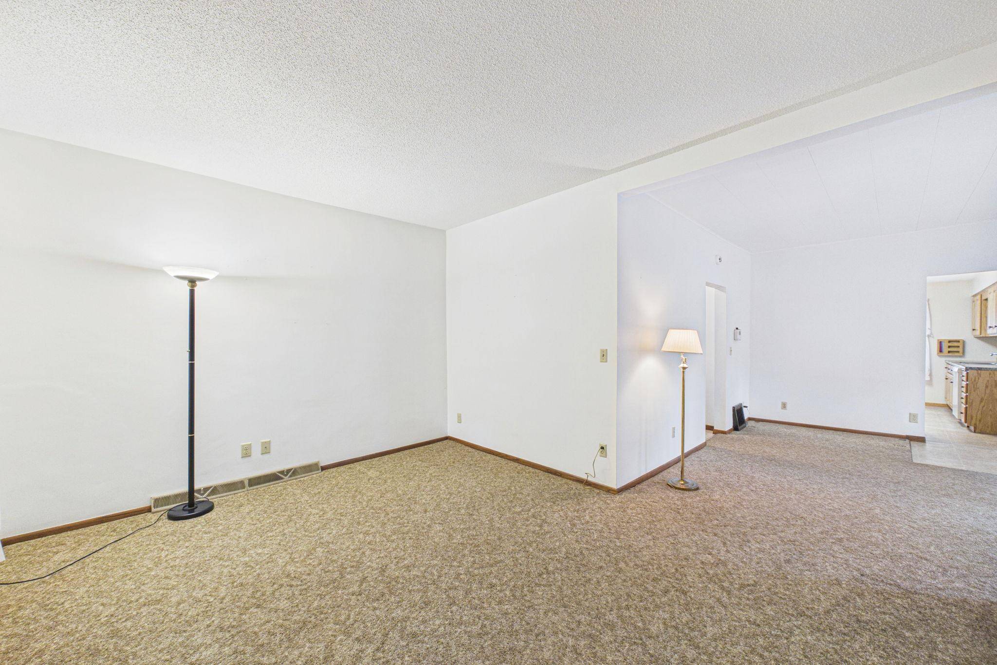 992 Matilda ST, Saint Paul, MN 55117