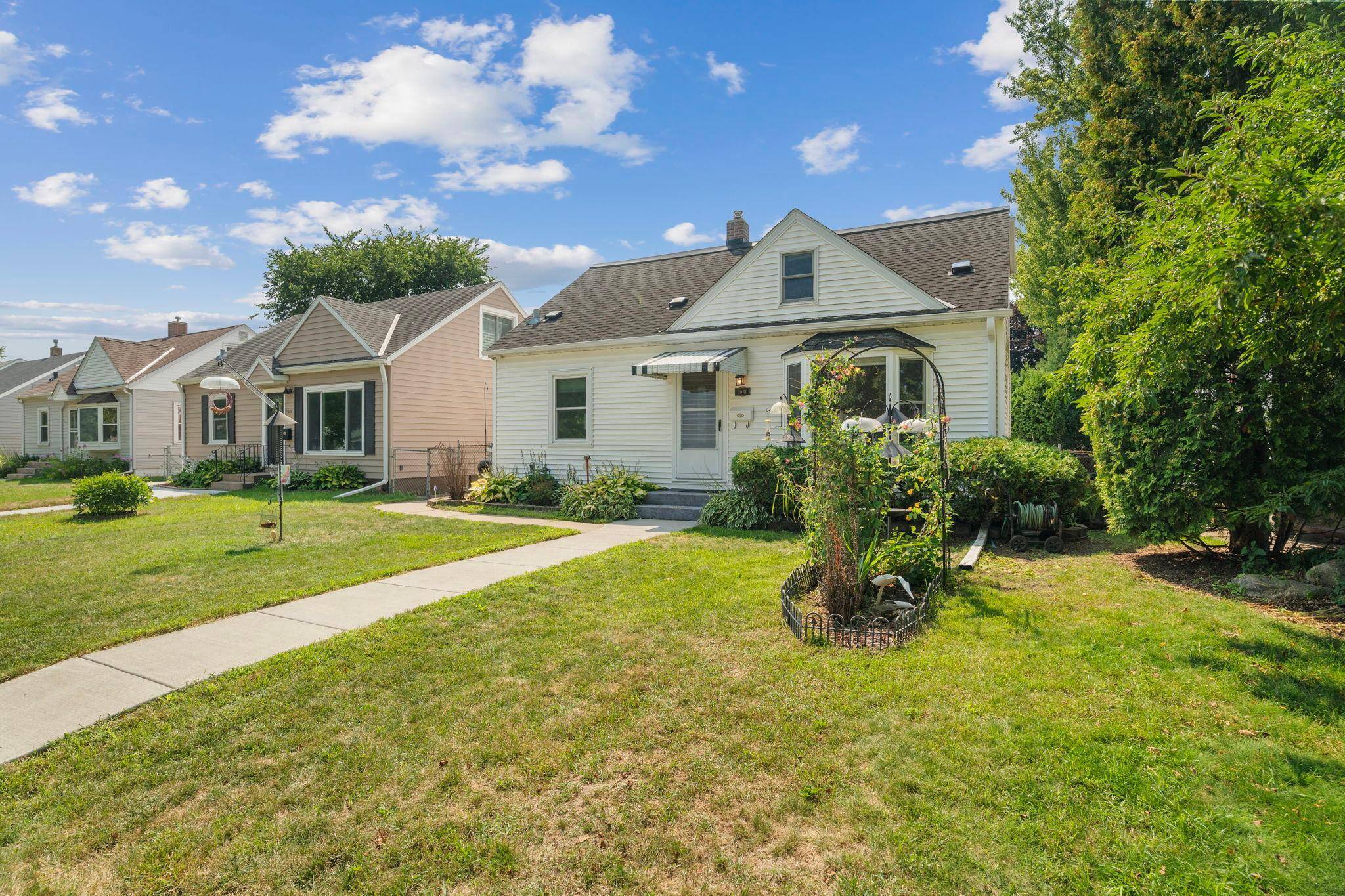 2030 Magoffin AVE, Saint Paul, MN 55116