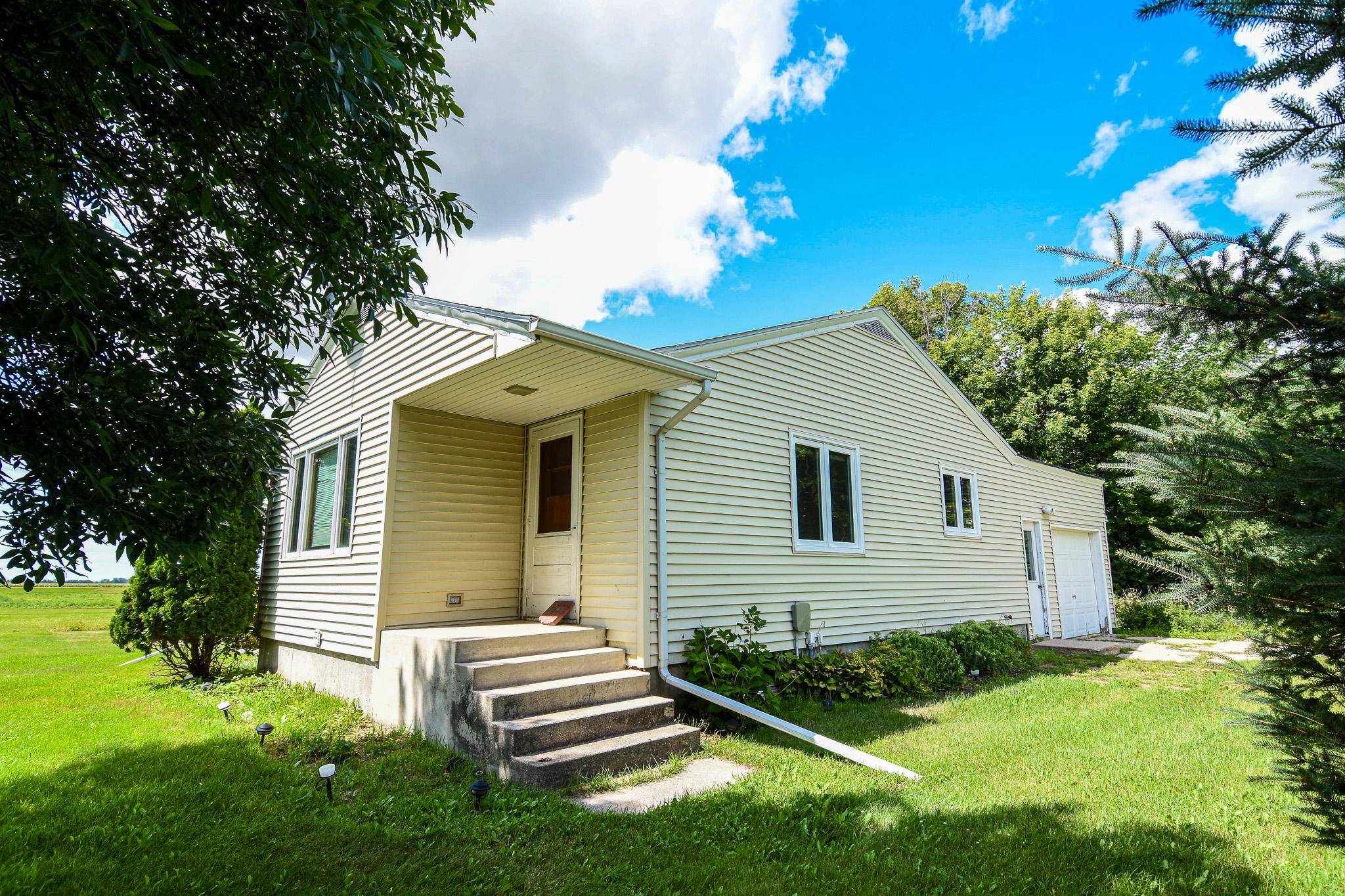27774 330th AVE NW, Warren, MN 56762