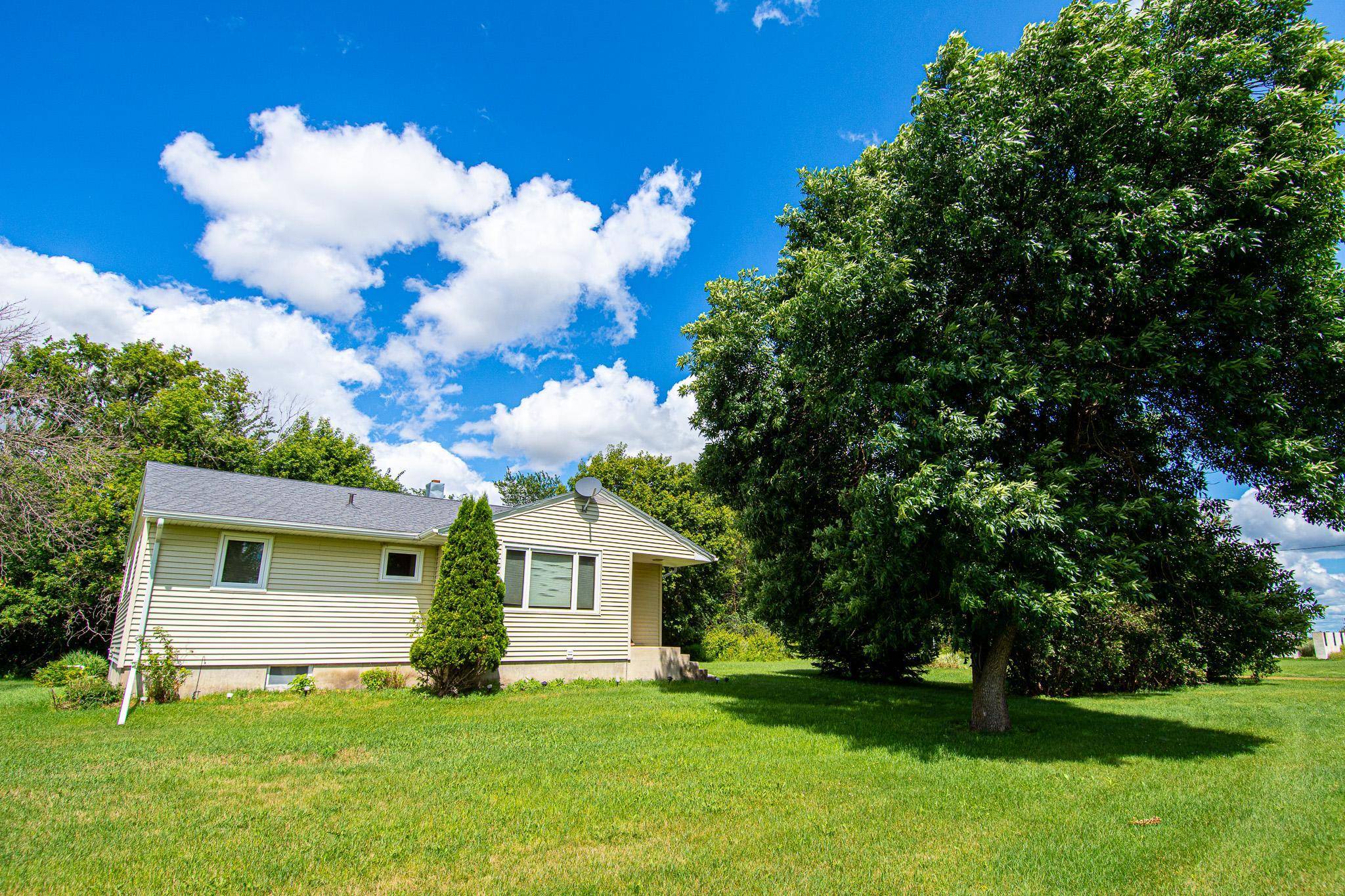27774 330th AVE NW, Warren, MN 56762