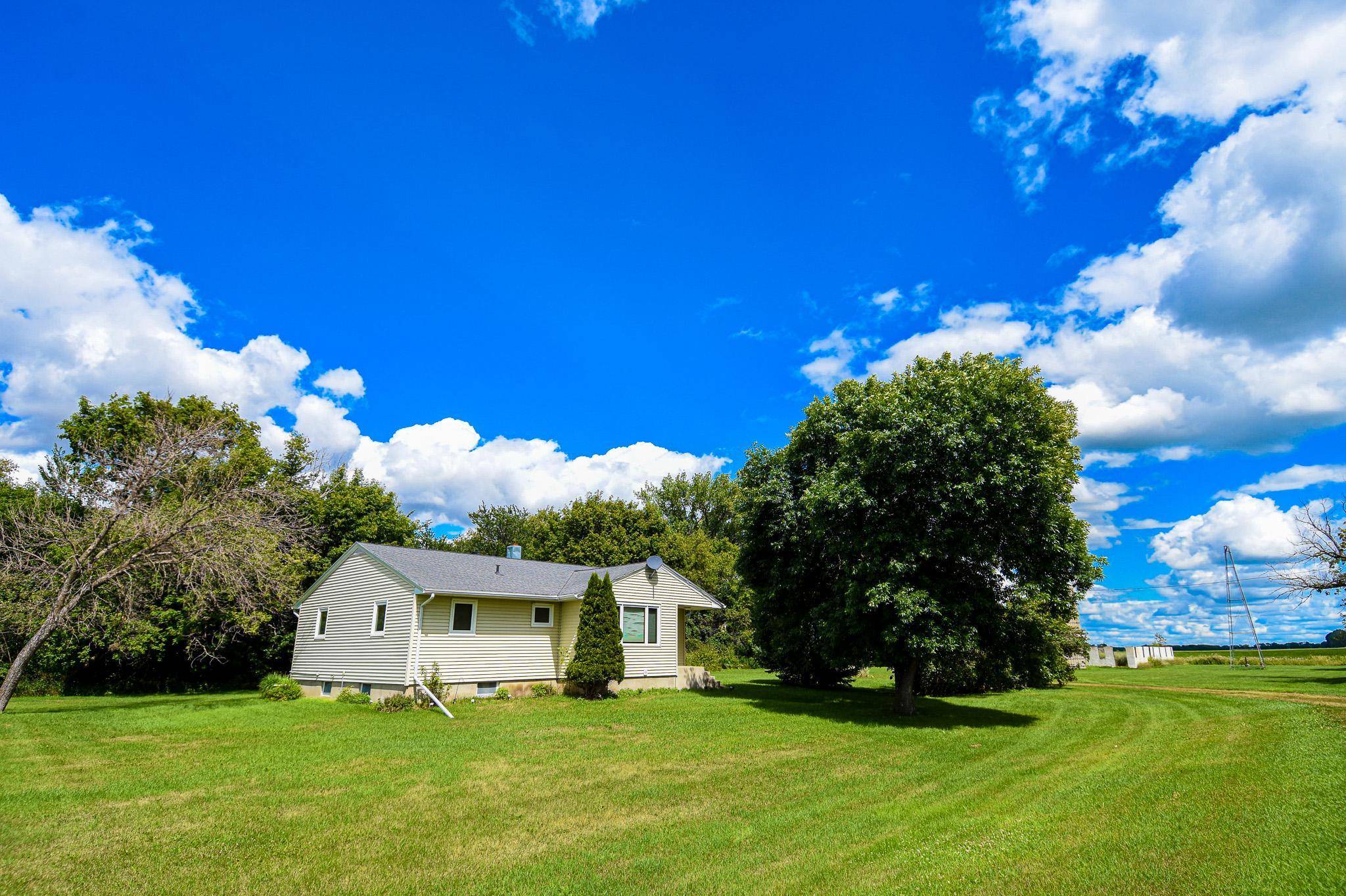 27774 330th AVE NW, Warren, MN 56762