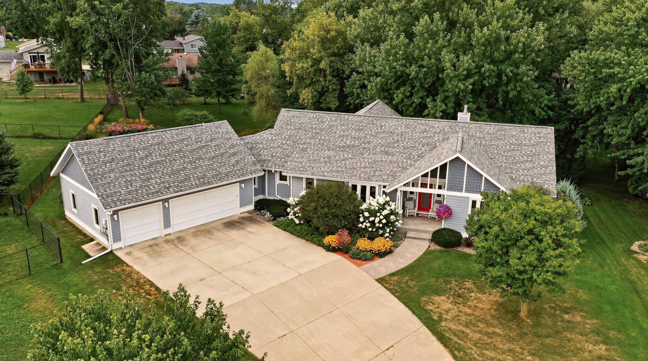 425 Lally CT, Zumbrota, MN 55992