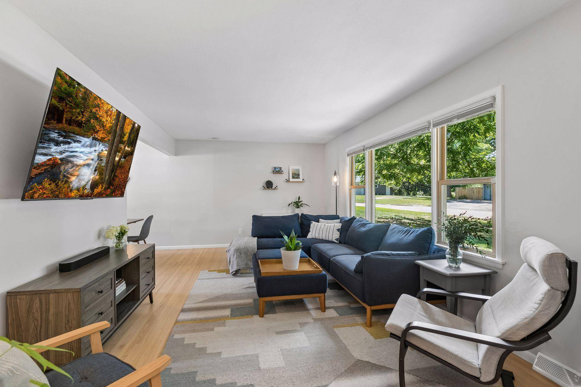 4147 Hull RD, Minnetonka, MN 55305