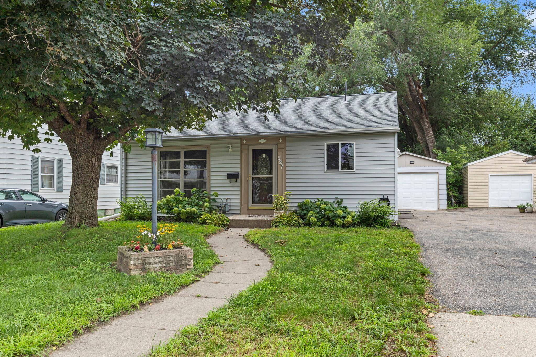 527 Mound AVE, Mankato, MN 56001