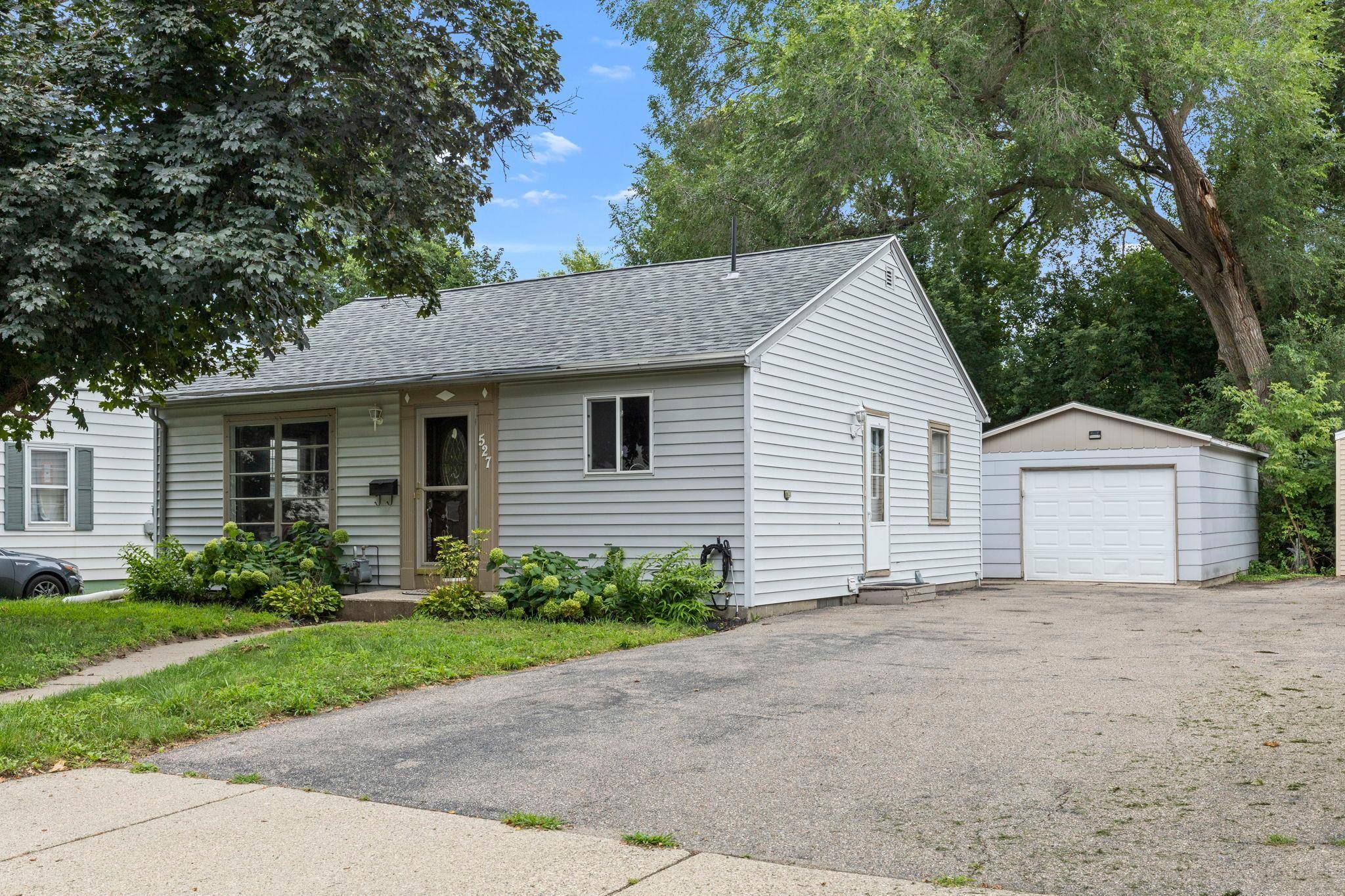 527 Mound AVE, Mankato, MN 56001