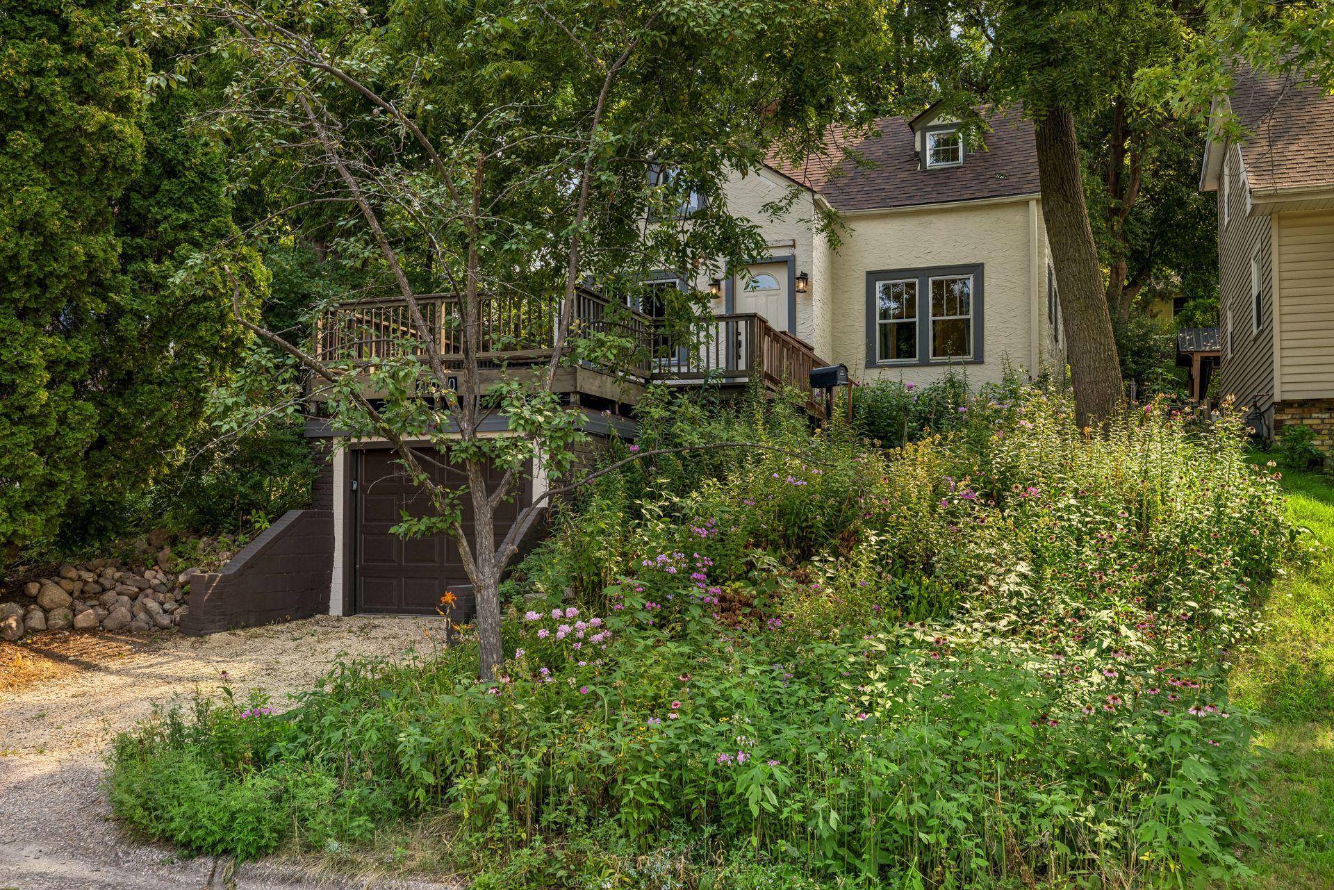 2720 McNair DR N, Robbinsdale, MN 55422