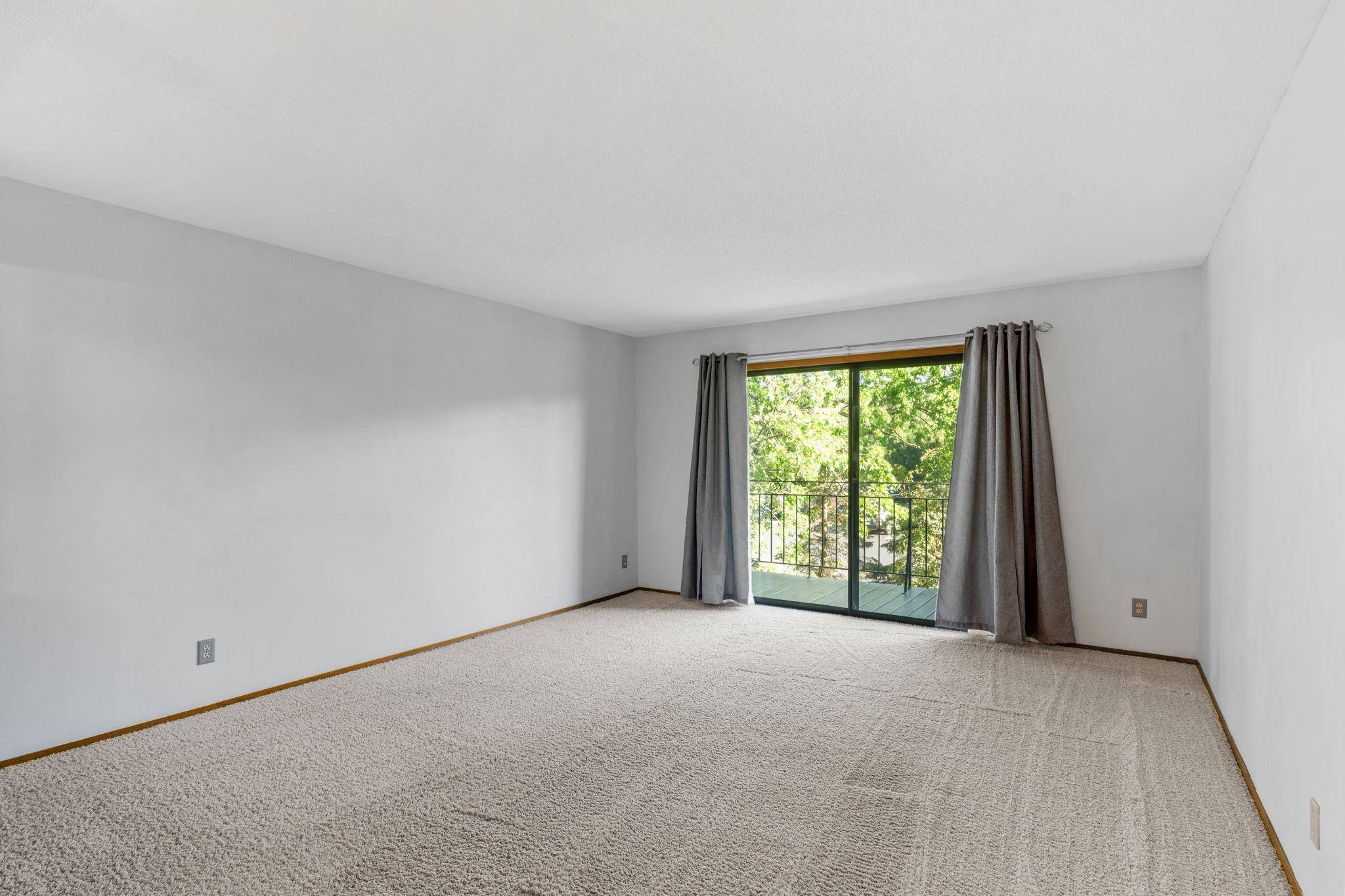 4120 Parklawn AVE #220, Edina, MN 55435