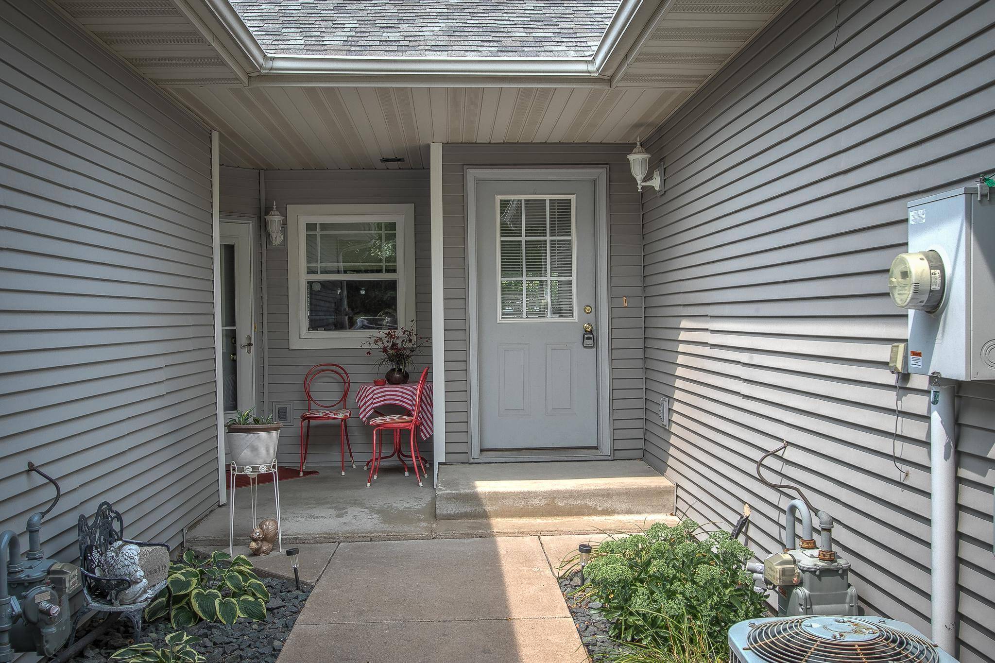 717 Park Brook RD NW, Isanti, MN 55040