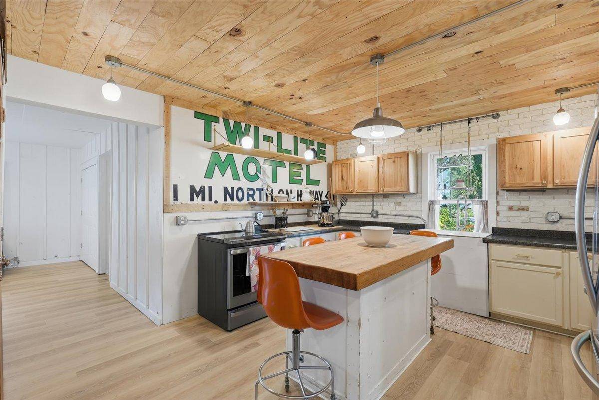 213 Amundson ST N, Amery, WI 54001
