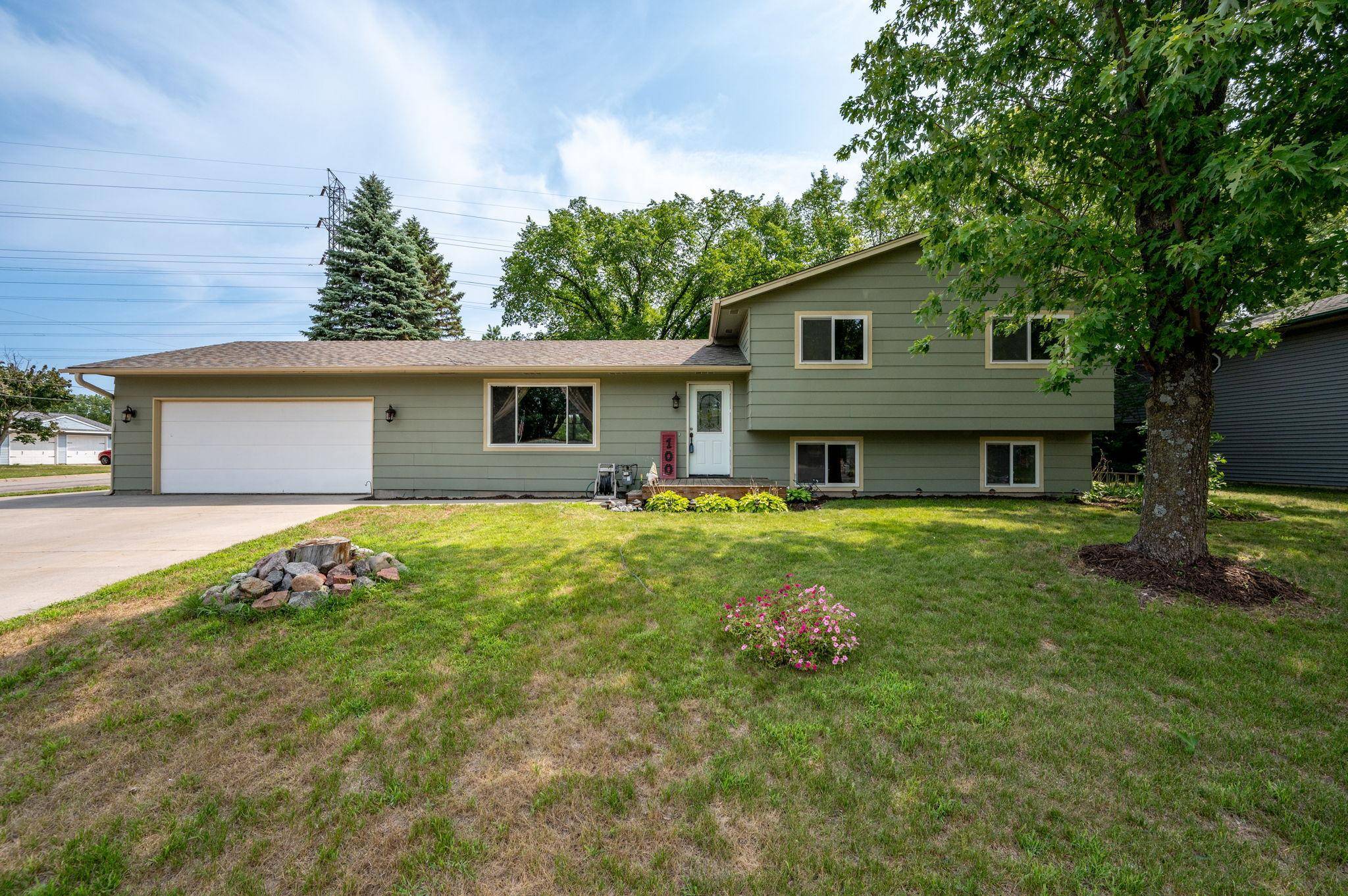 100 Marvin Elwood RD, Monticello, MN 55362