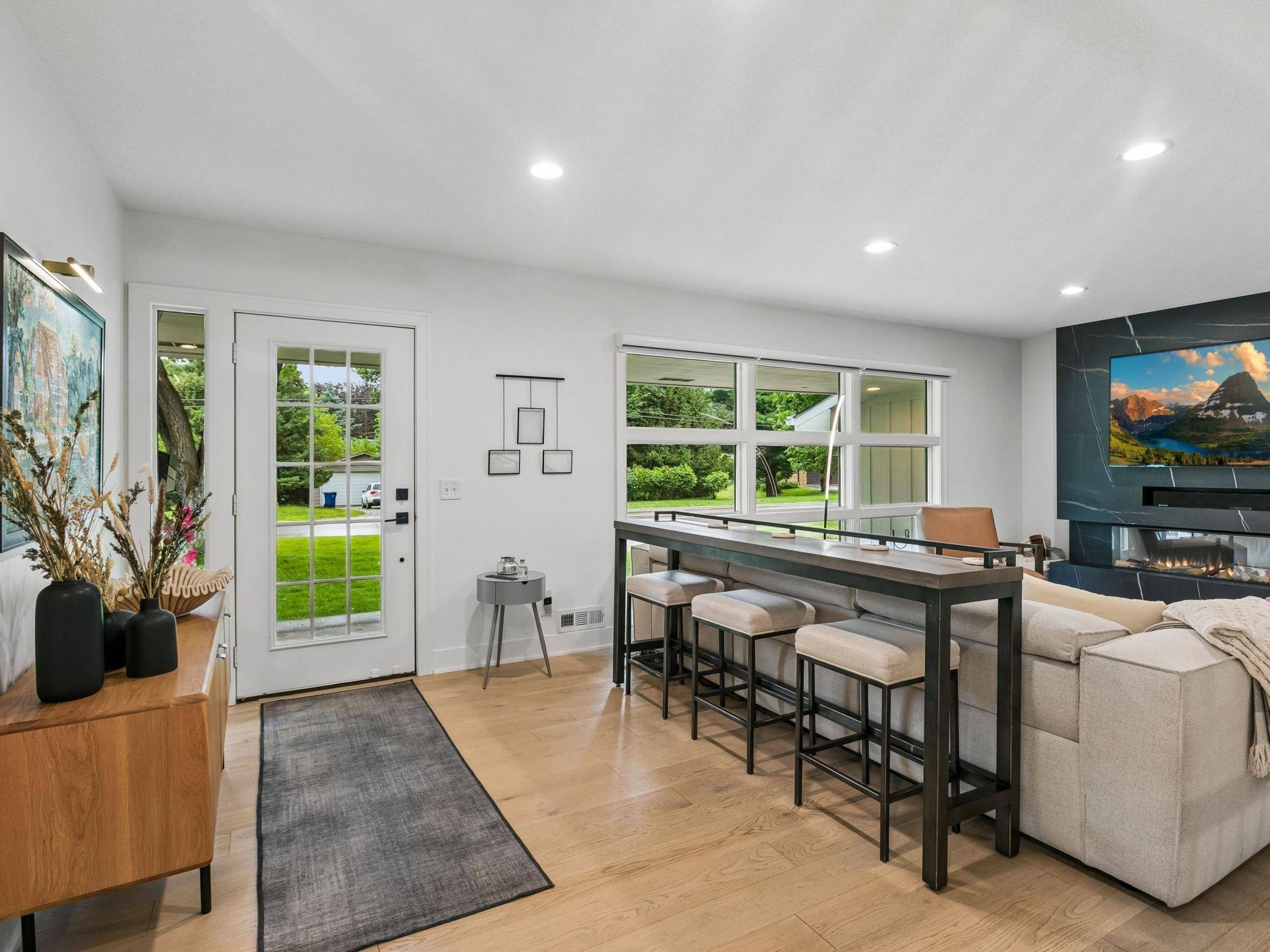 6105 Parnell AVE, Edina, MN 55424