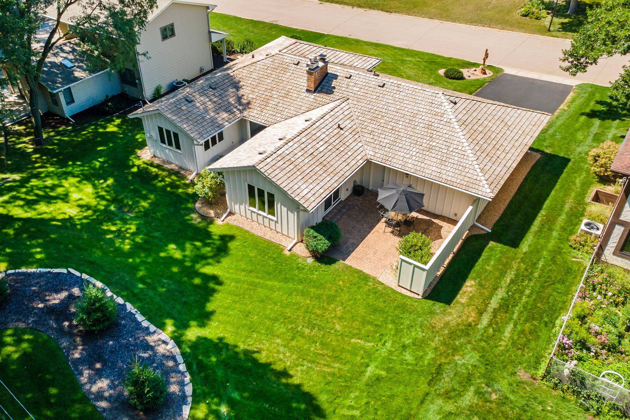 7029 Comanche CT, Edina, MN 55439