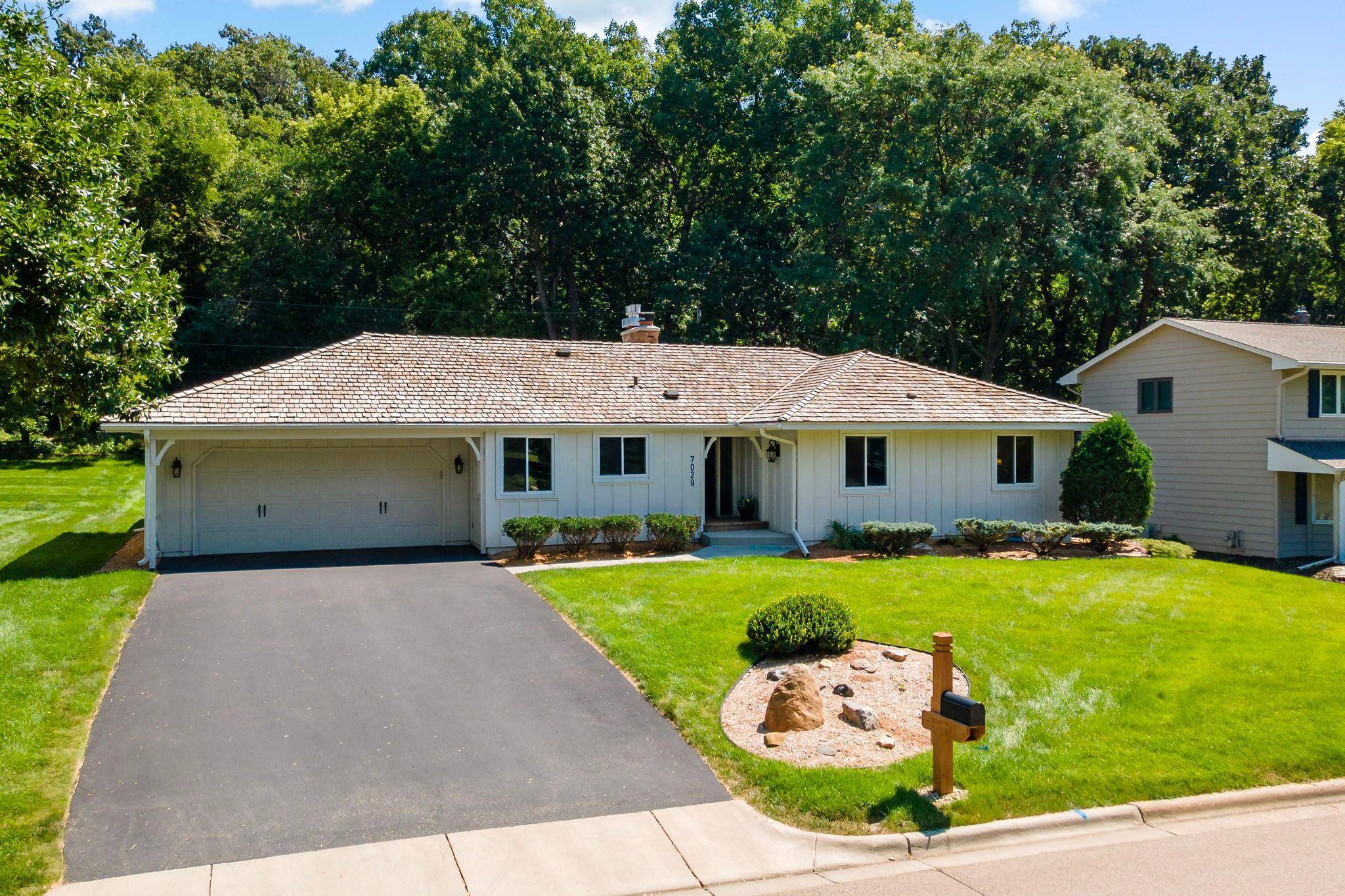 7029 Comanche CT, Edina, MN 55439