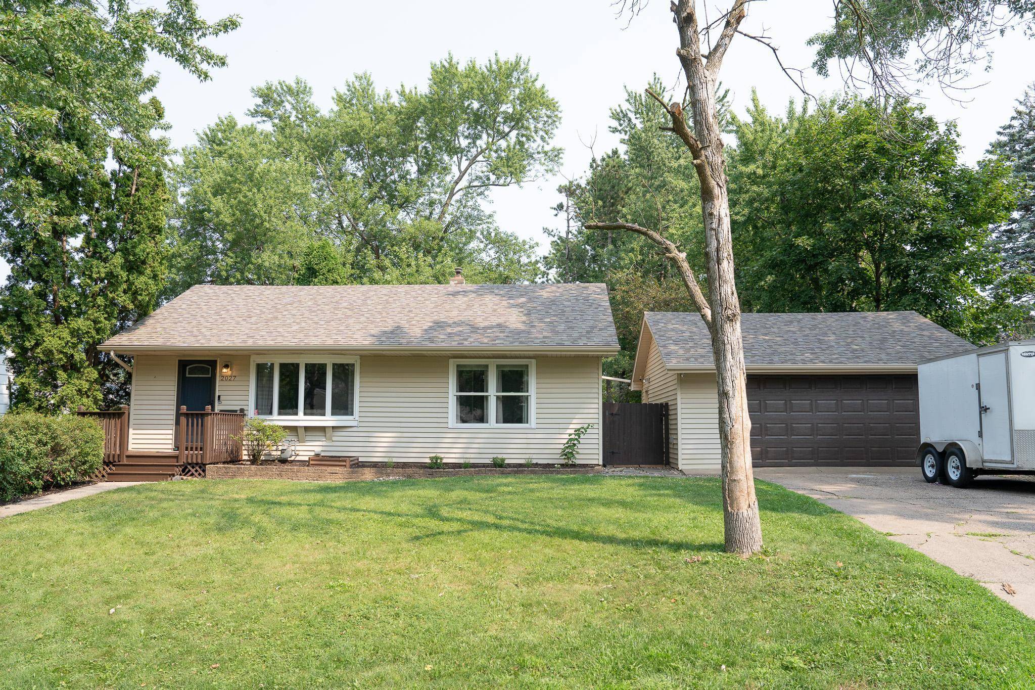 2027 Northwood DR, North Saint Paul, MN 55109