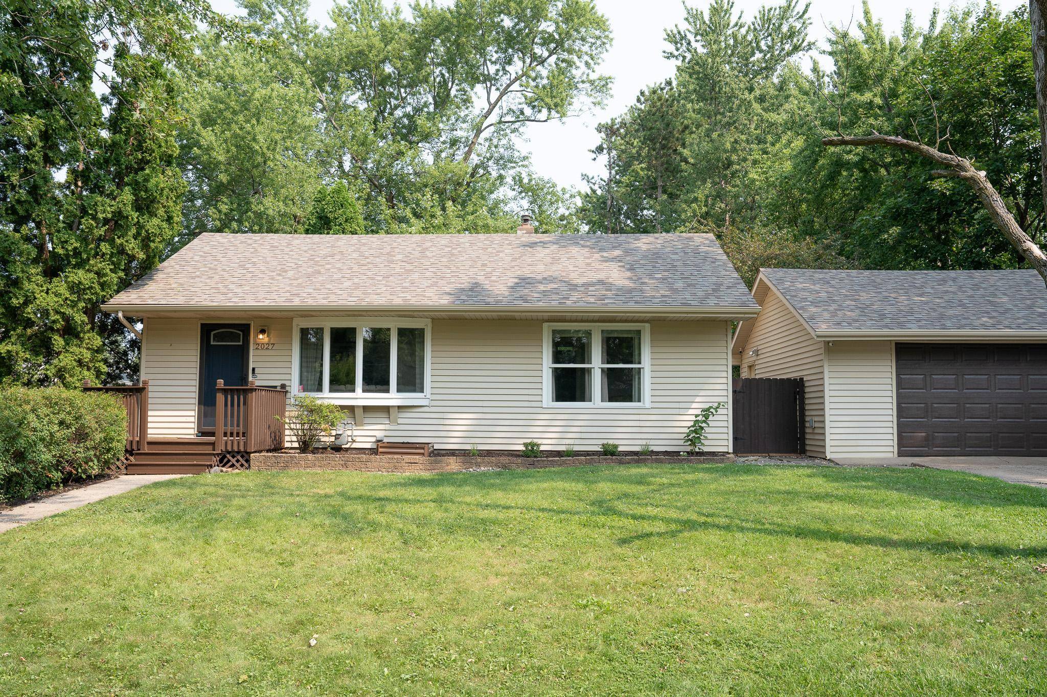 2027 Northwood DR, North Saint Paul, MN 55109