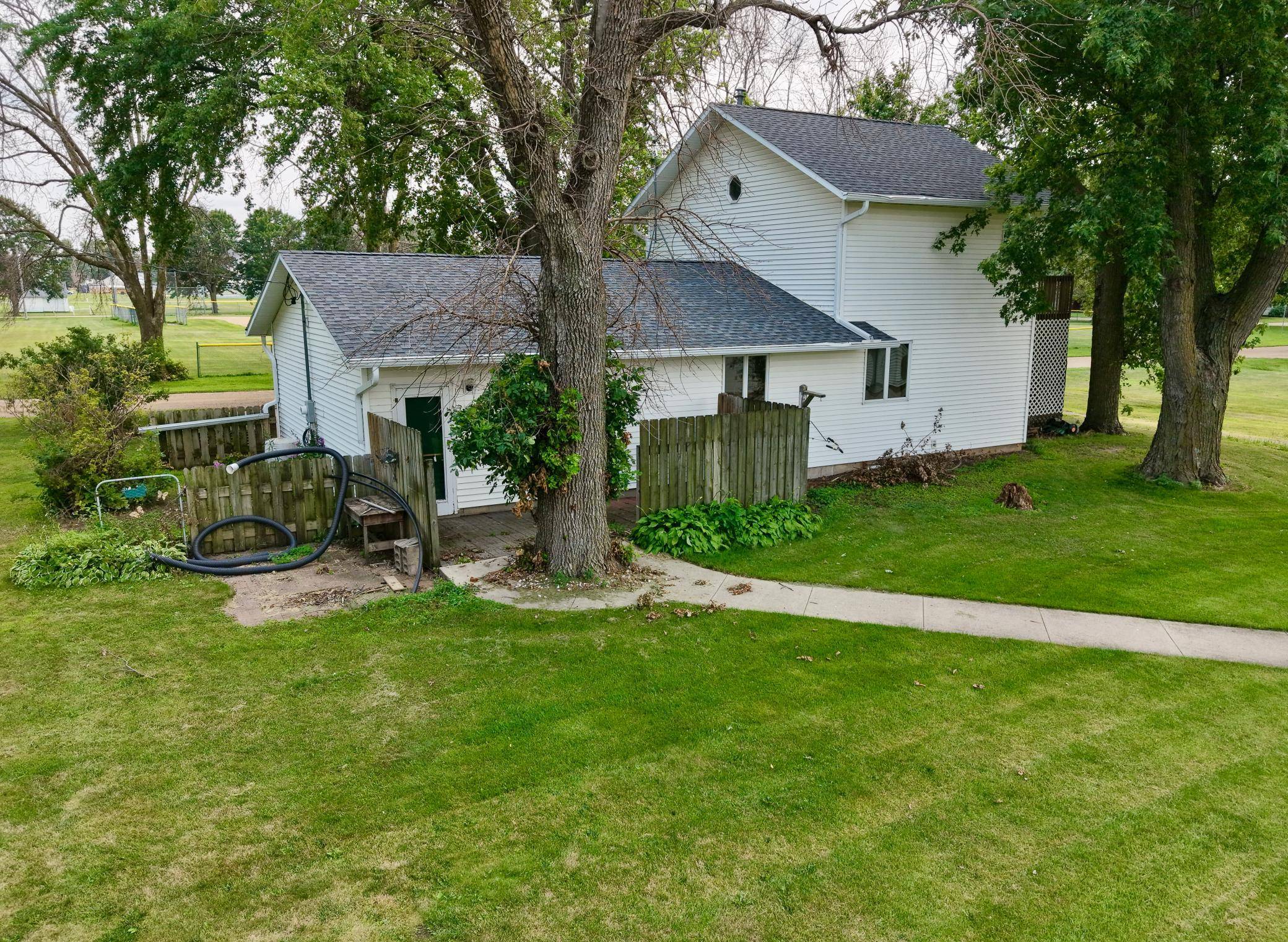 350 Highland AVE N, Butterfield, MN 56120