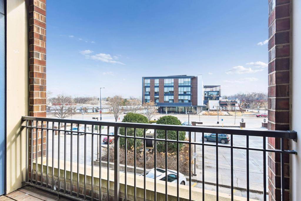 4525 Park Commons Dr #205, Saint Louis Park, MN 55416