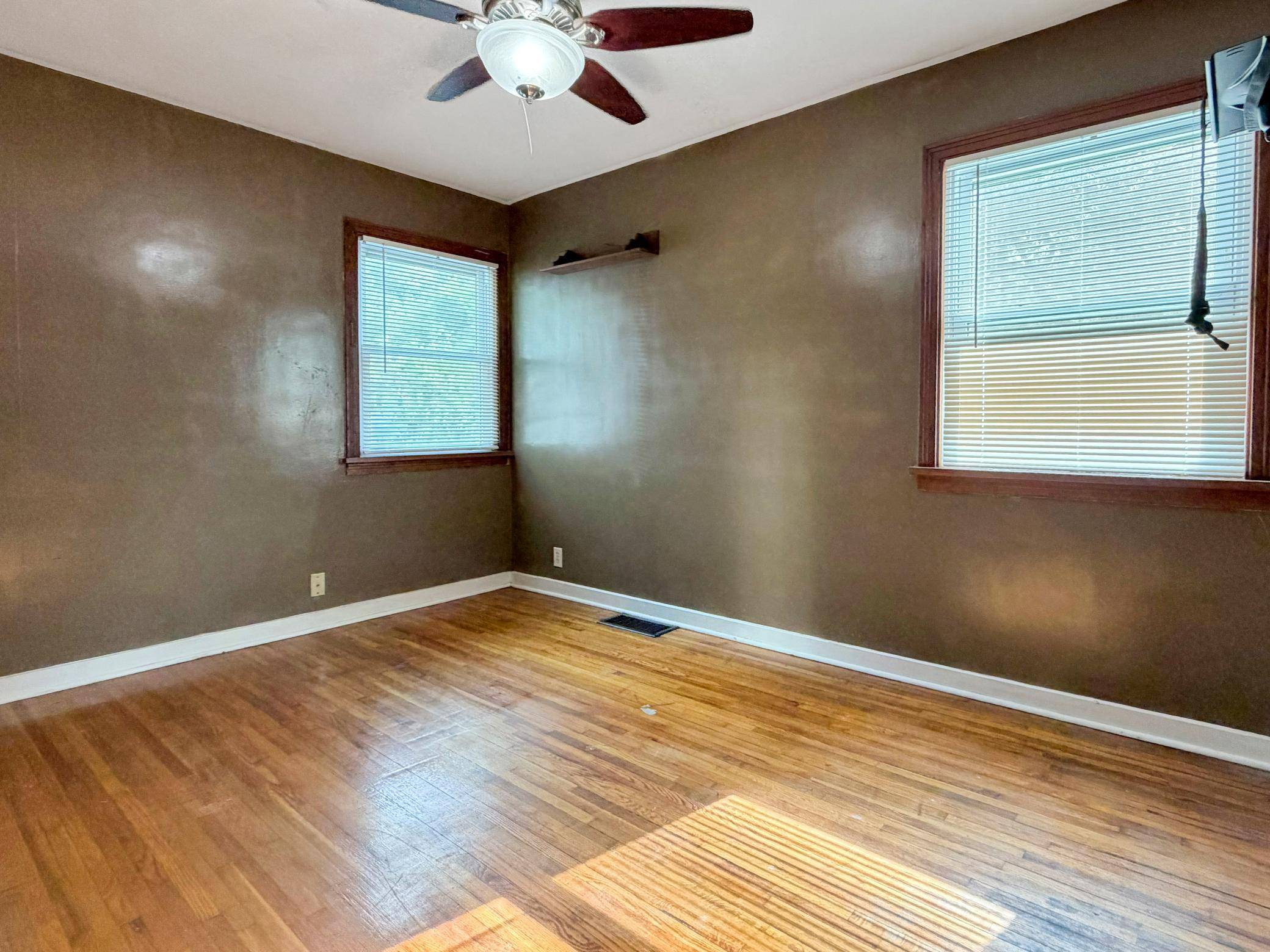 504 Edgewood AVE, Albert Lea, MN 56007