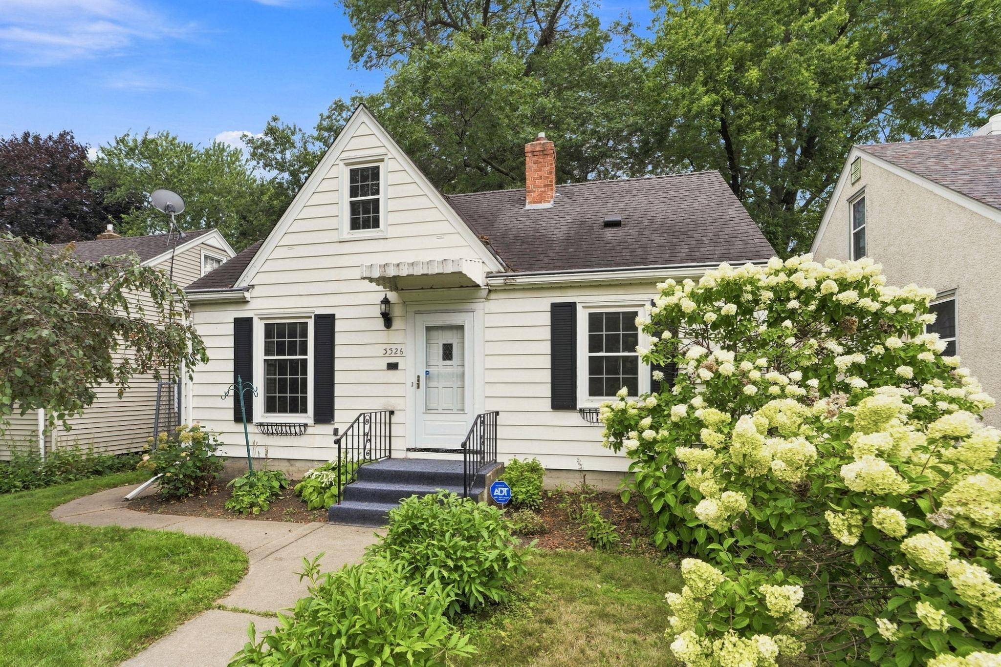 3326 Lincoln ST NE, Minneapolis, MN 55418