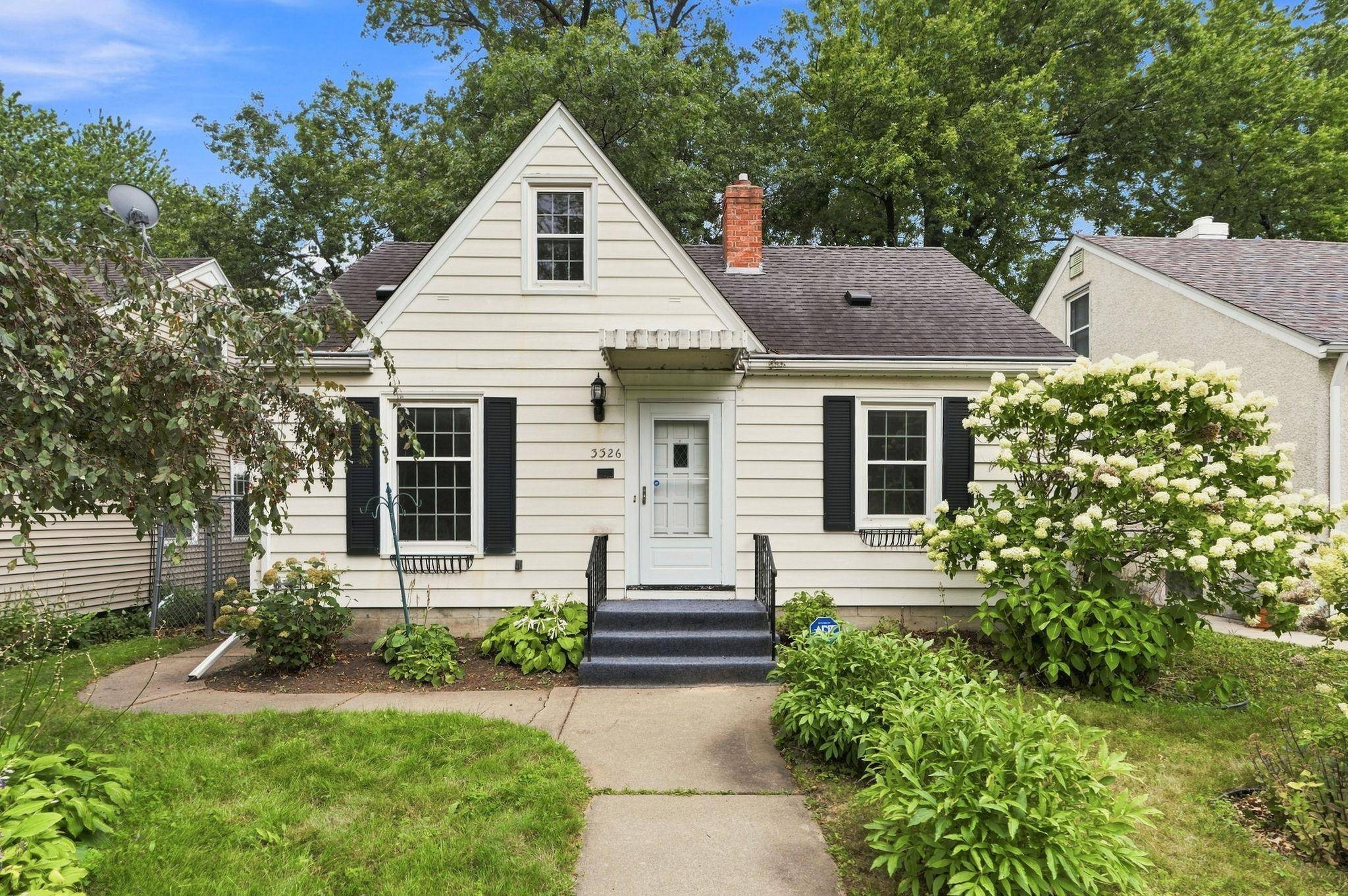 3326 Lincoln ST NE, Minneapolis, MN 55418